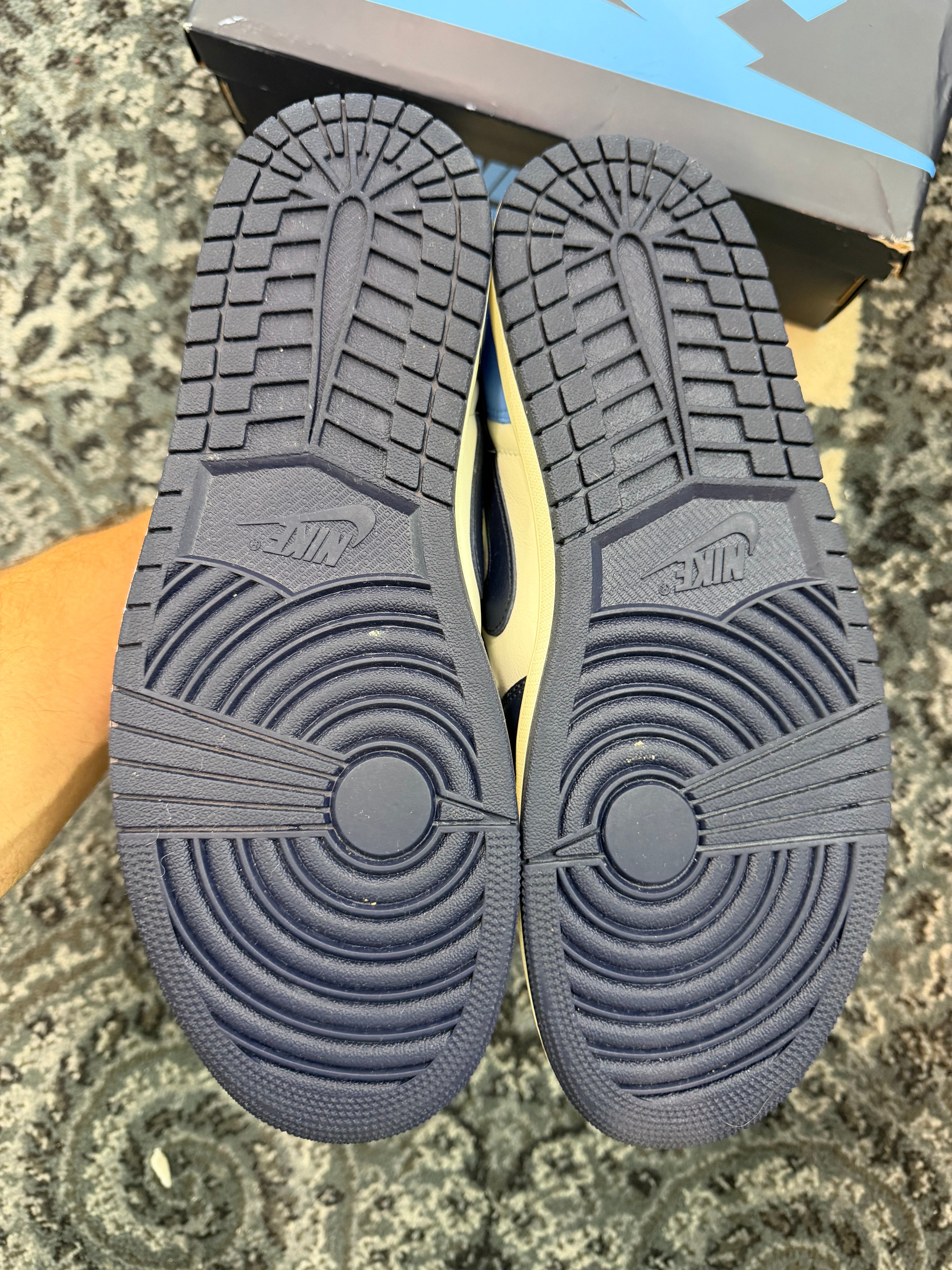 Jordan 1 Low “Obsidian”