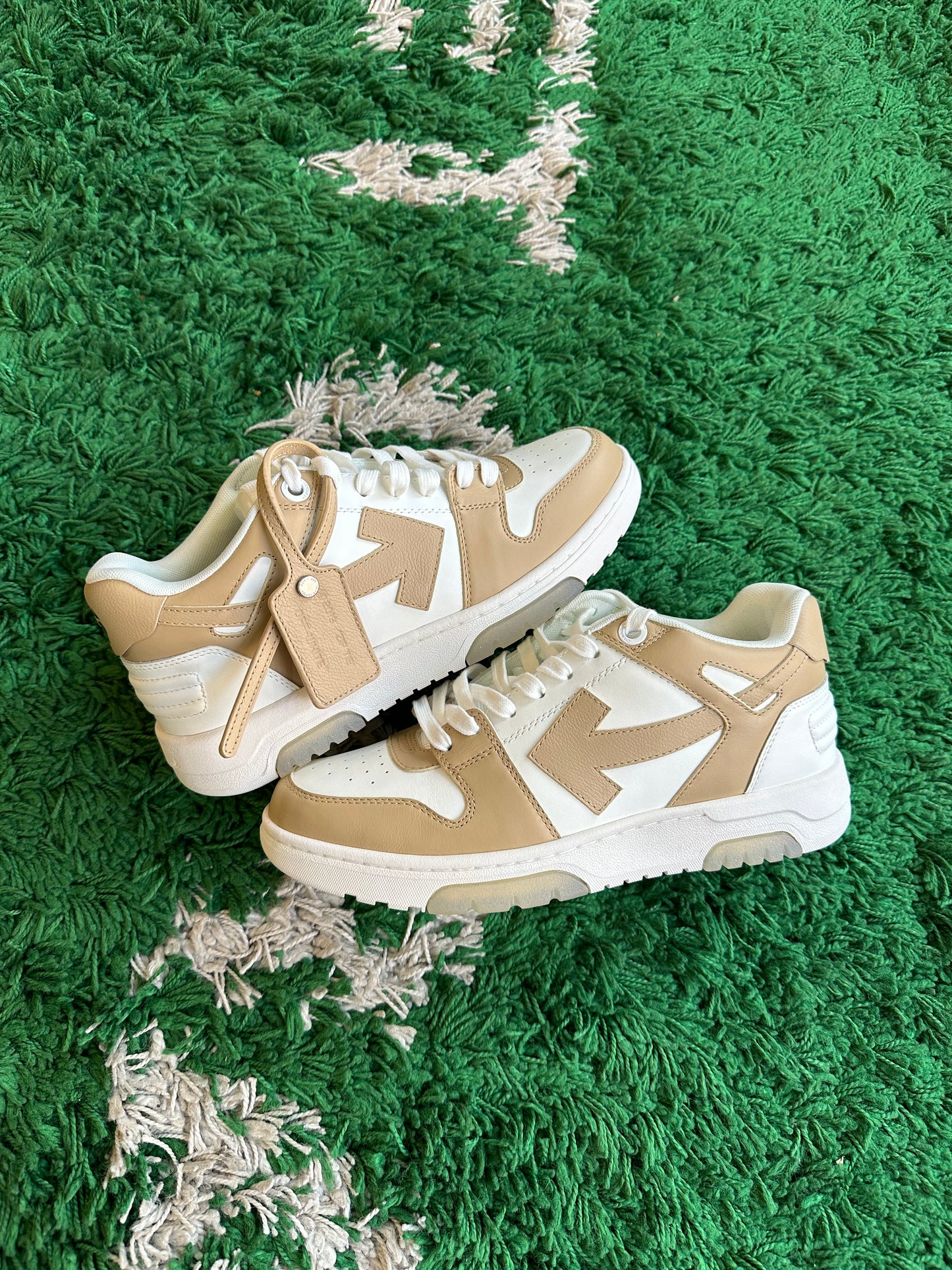 Off-White Out of Office “White Sand”