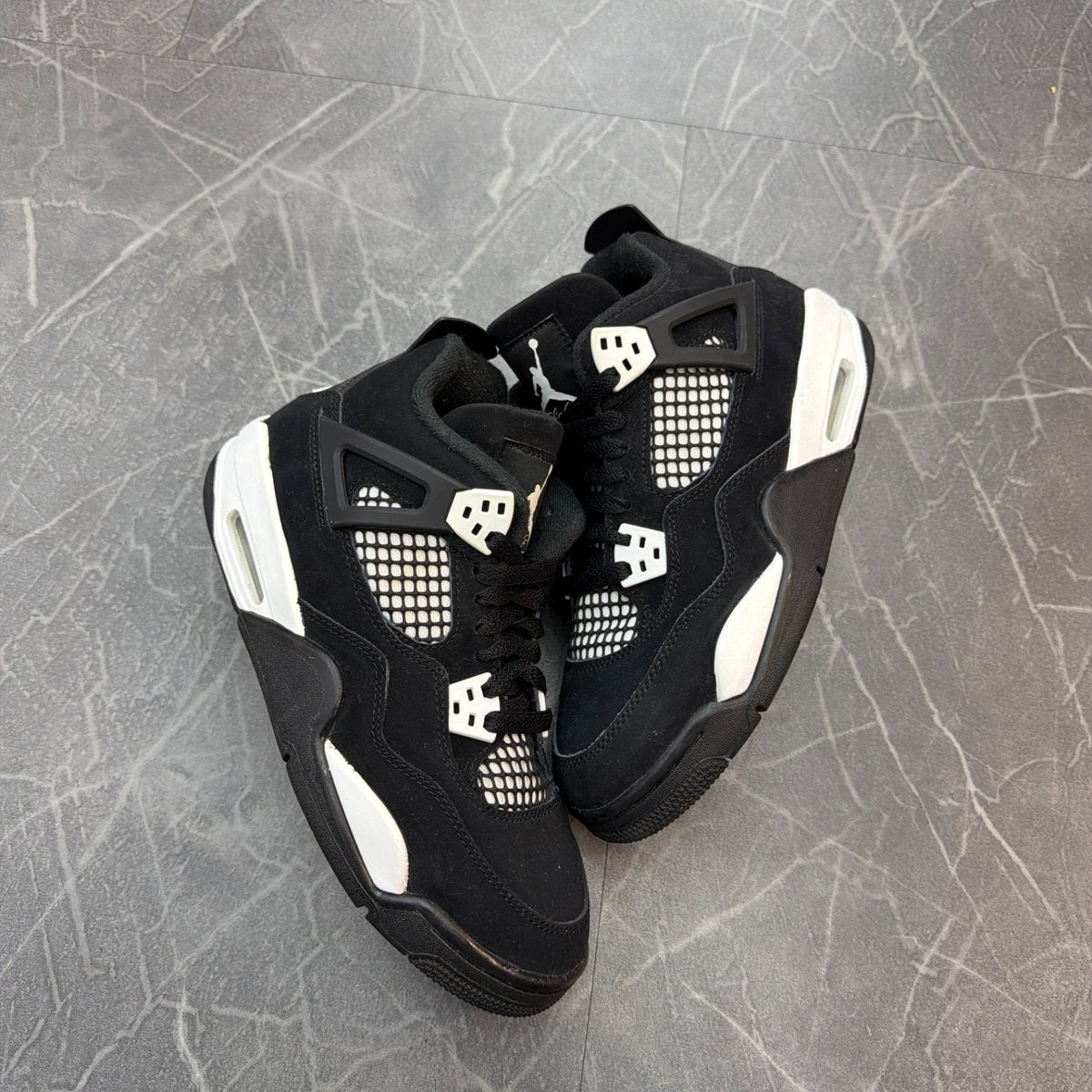 Jordan 4 Retro White Thunder (GS) - Image 1