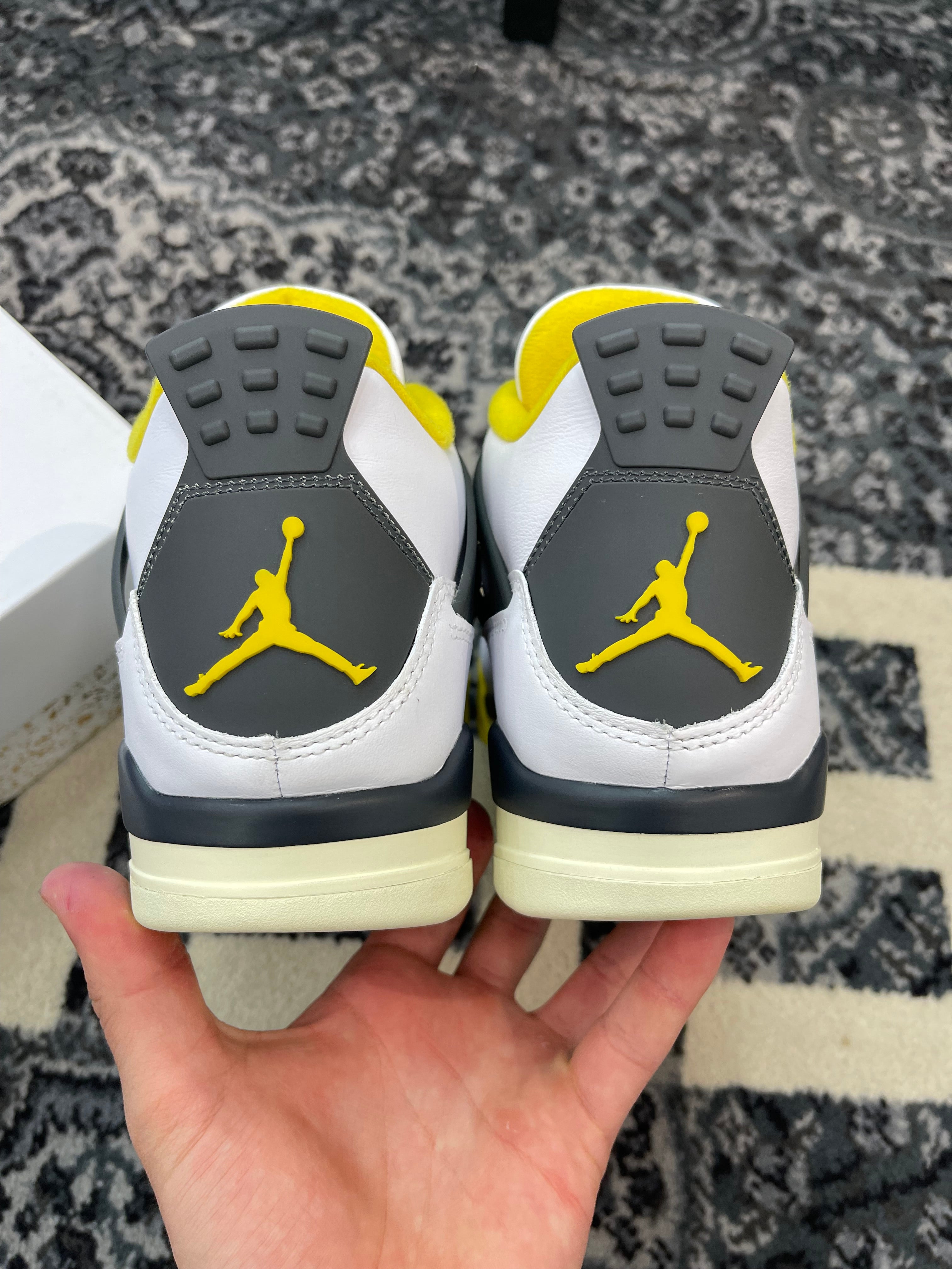 Jordan 4 “Vivid Sulfur”