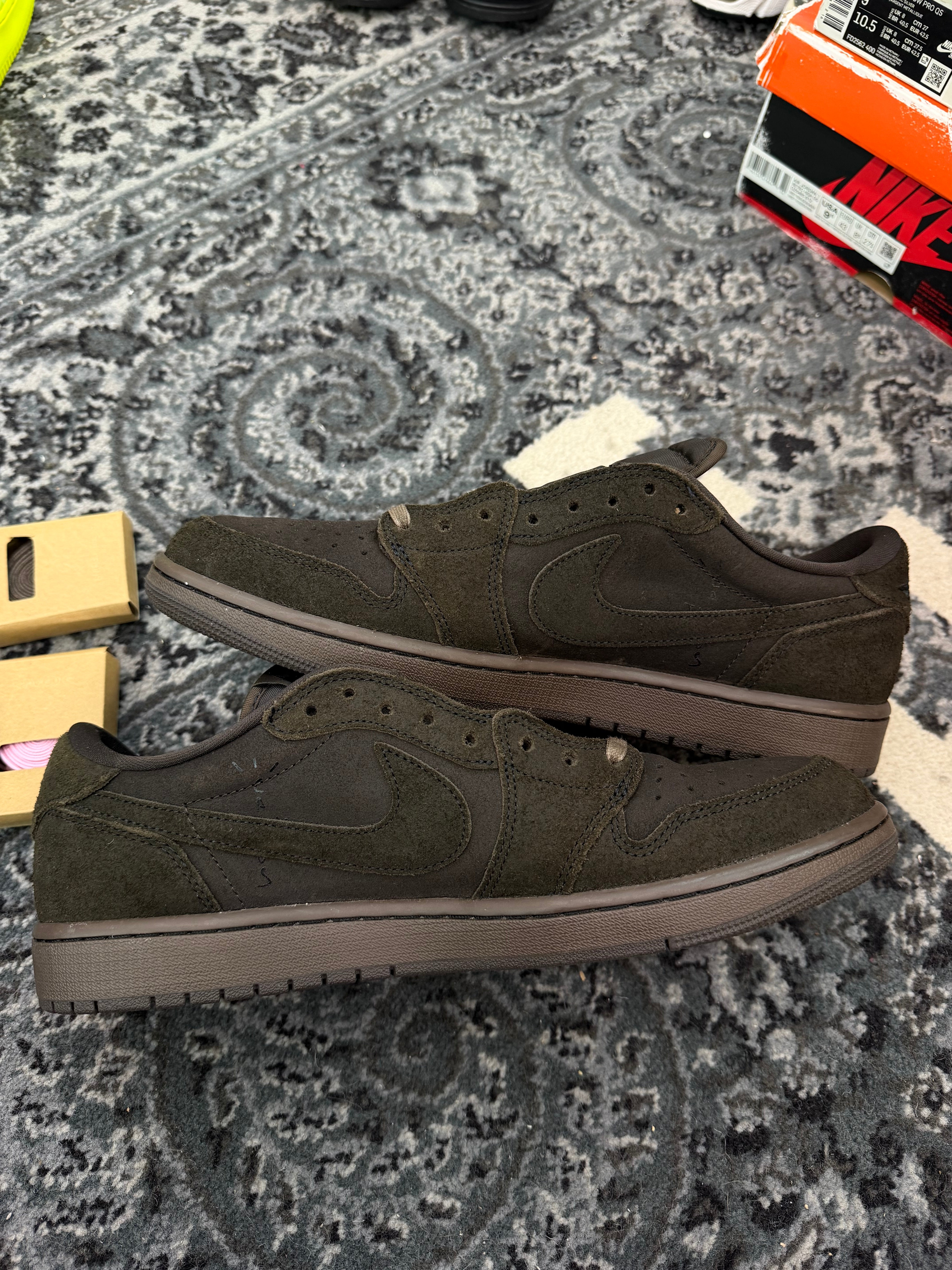 Jordan 1 Low x Travis Scott “Velvet Brown”