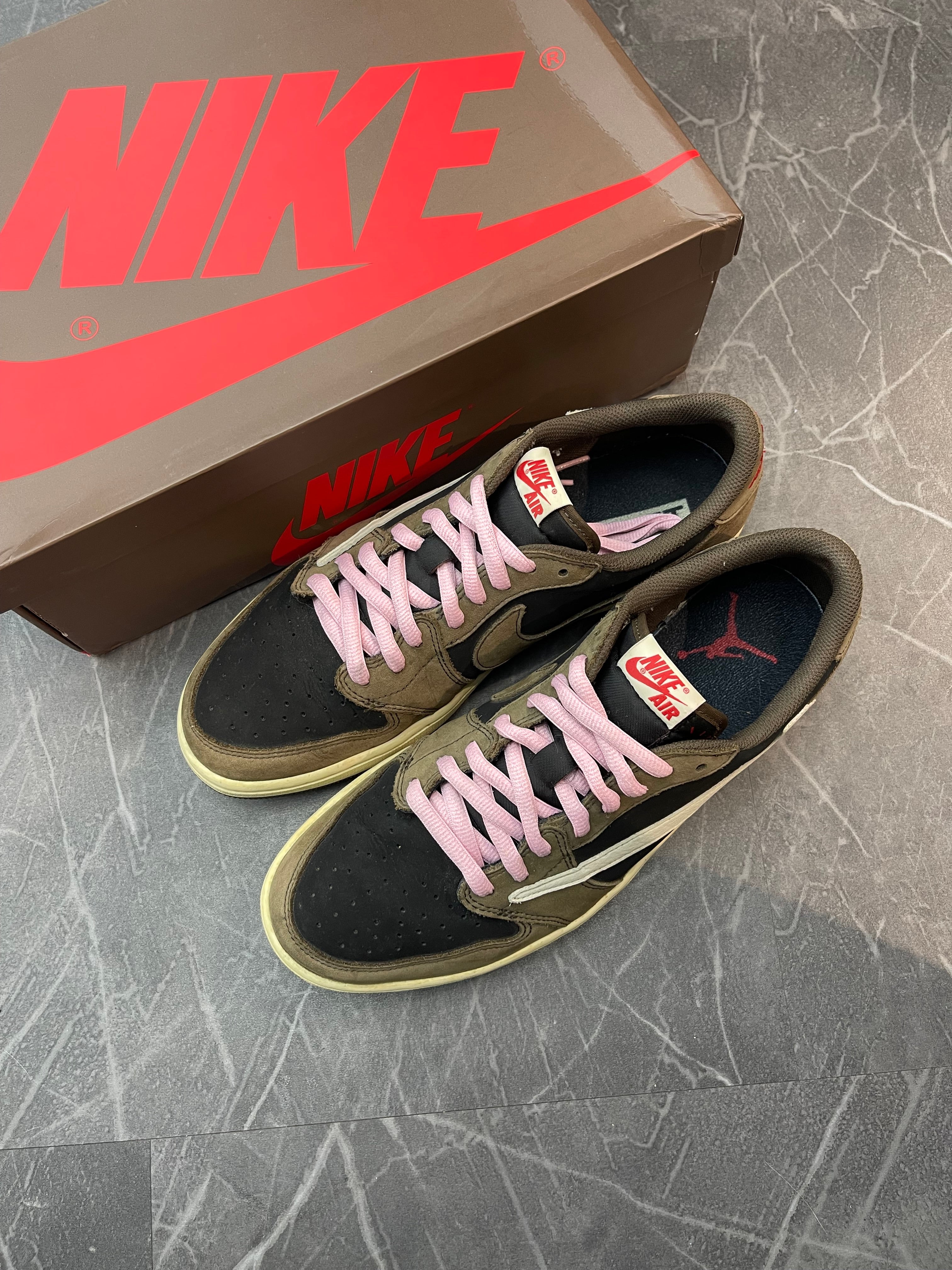 Jordan 1 Low Travis Scott “Mocha”