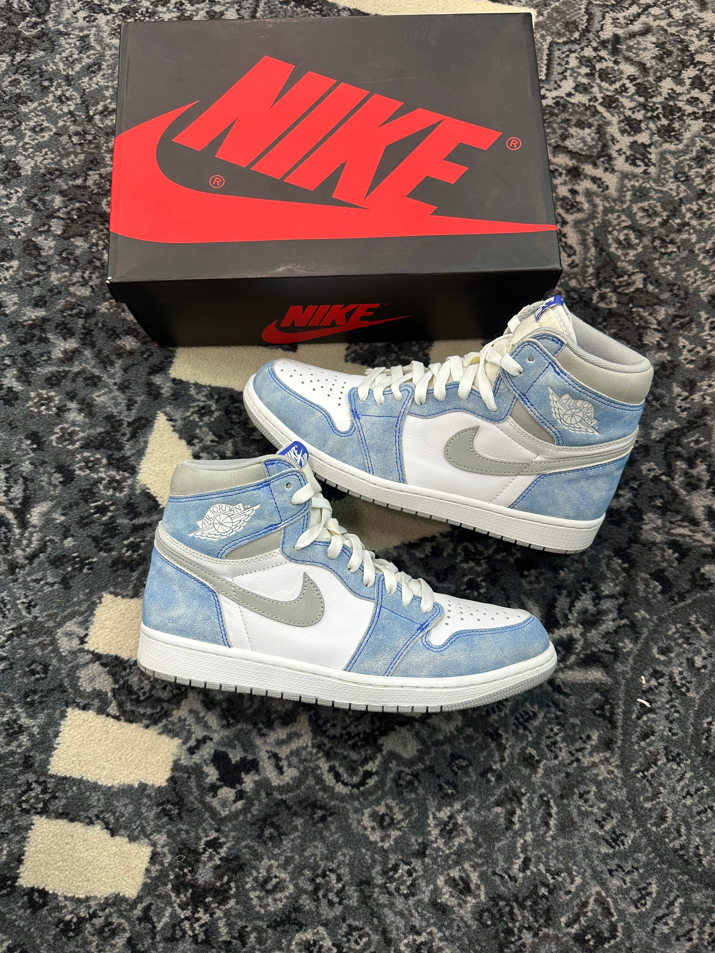 Jordan 1 High “Hyper Royal”