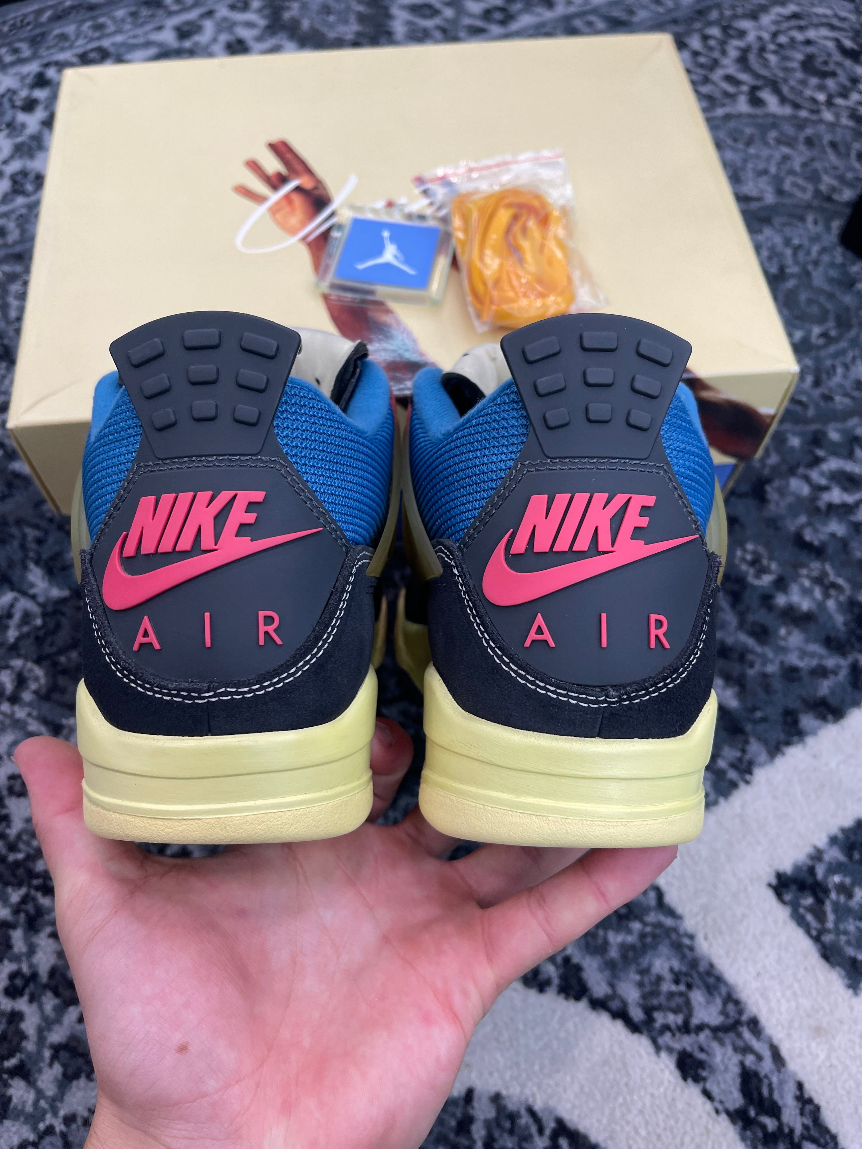 Jordan 4 x Union LA “Off Noir”