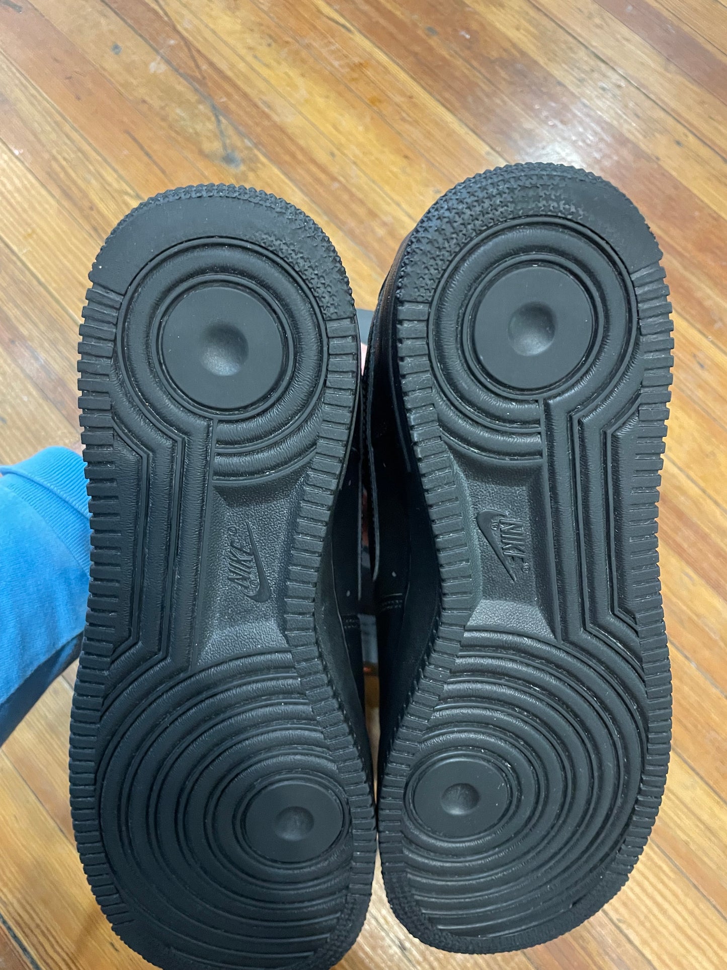 Supreme Air Force 1 Low “Black”