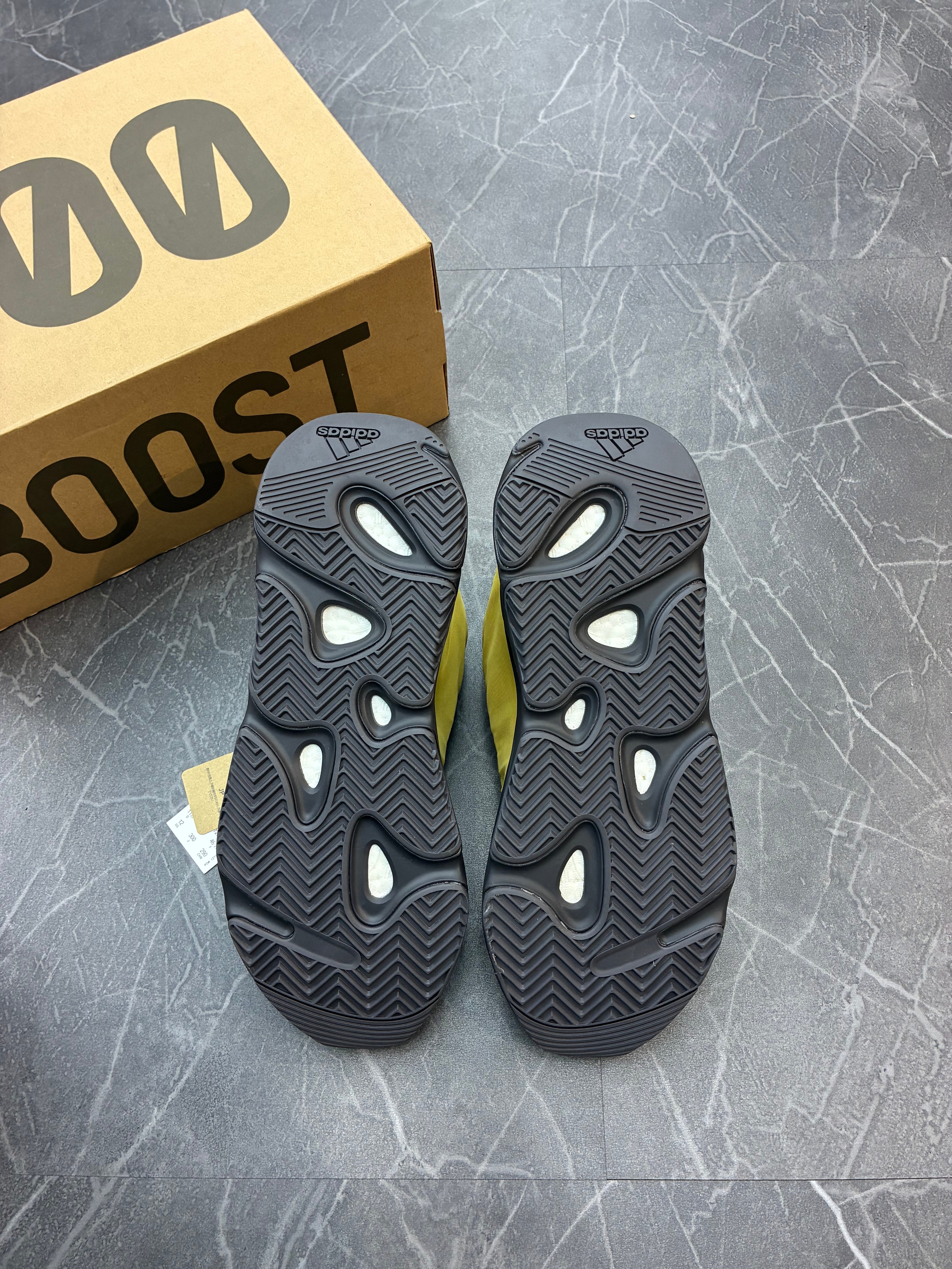 Yeezy Boost 700 “MNVN Honey Flux”