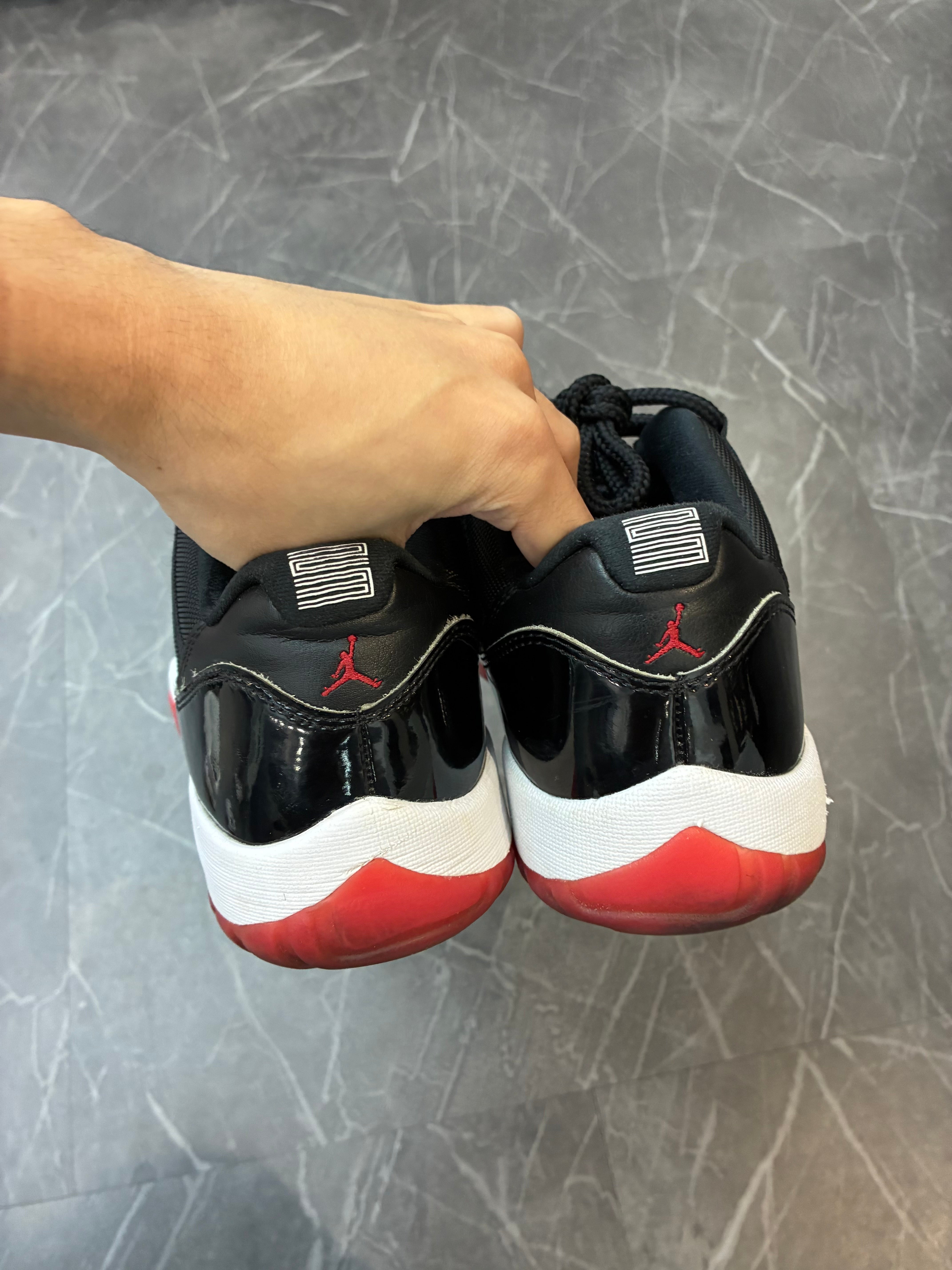 Jordan 11 Low “Bred”