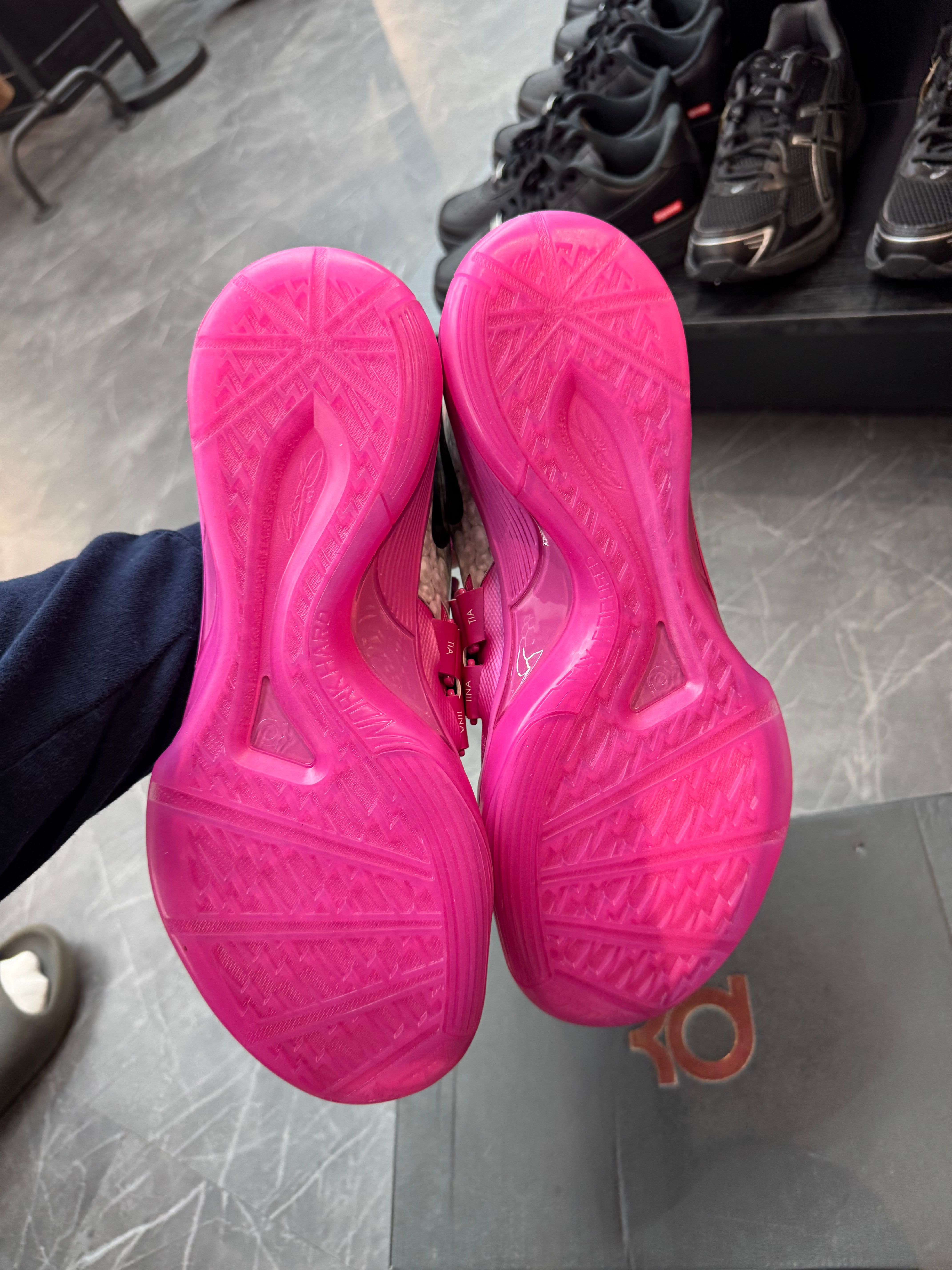 Nike KD 4 “Aunt Pearl” (2024)
