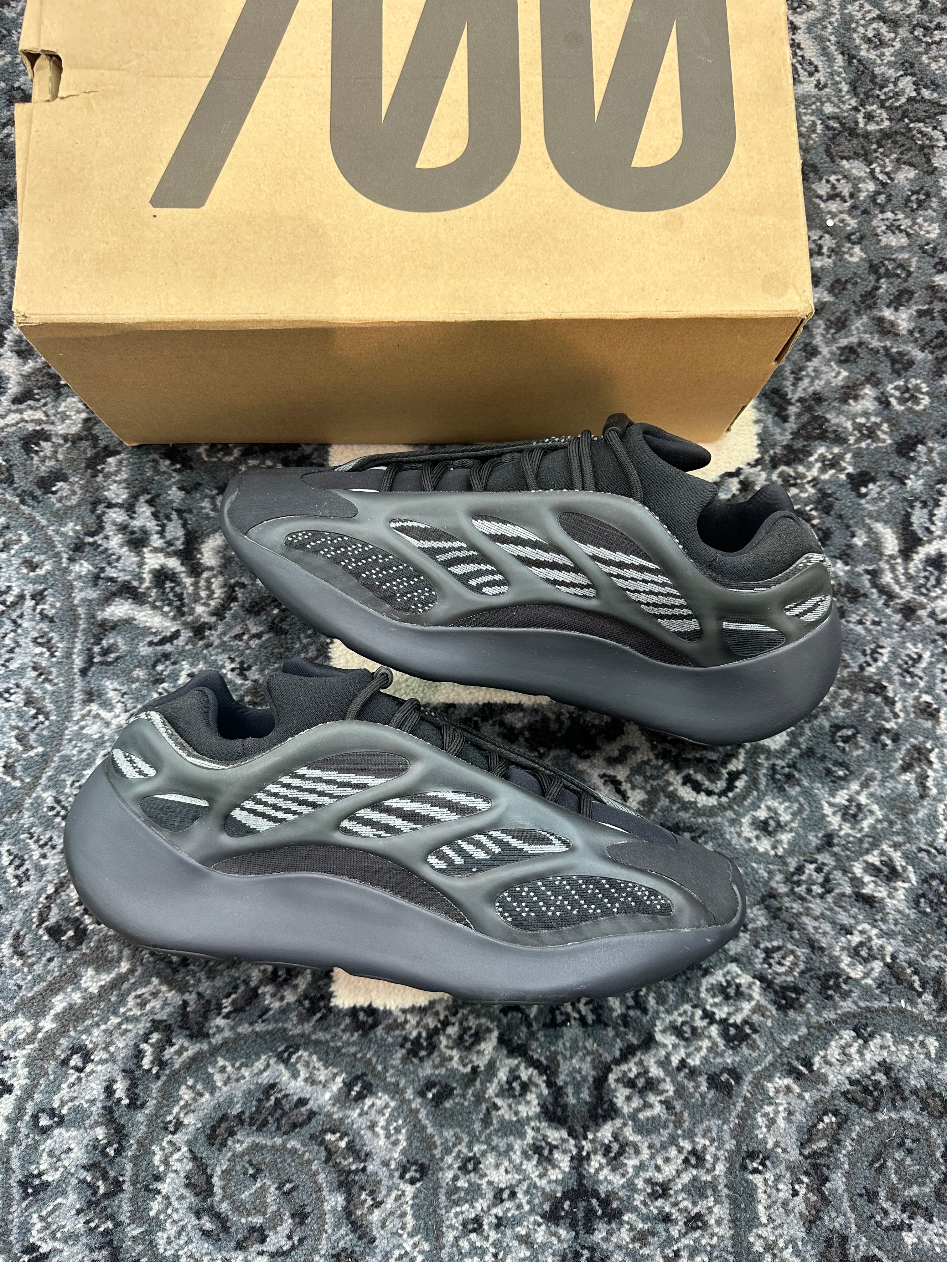 Yeezy 700 “Dark Glow”
