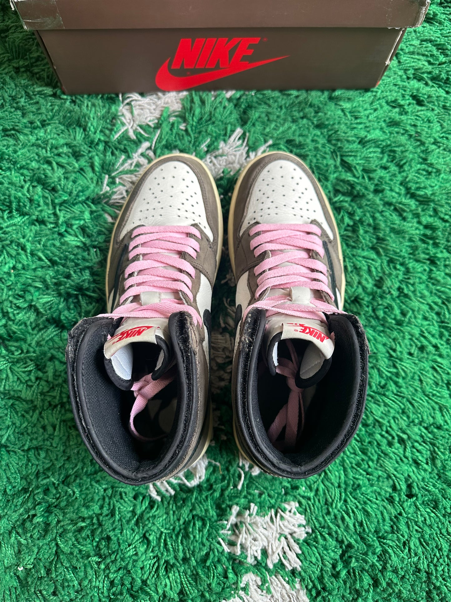 Jordan 1 High Travis Scott “Mocha”