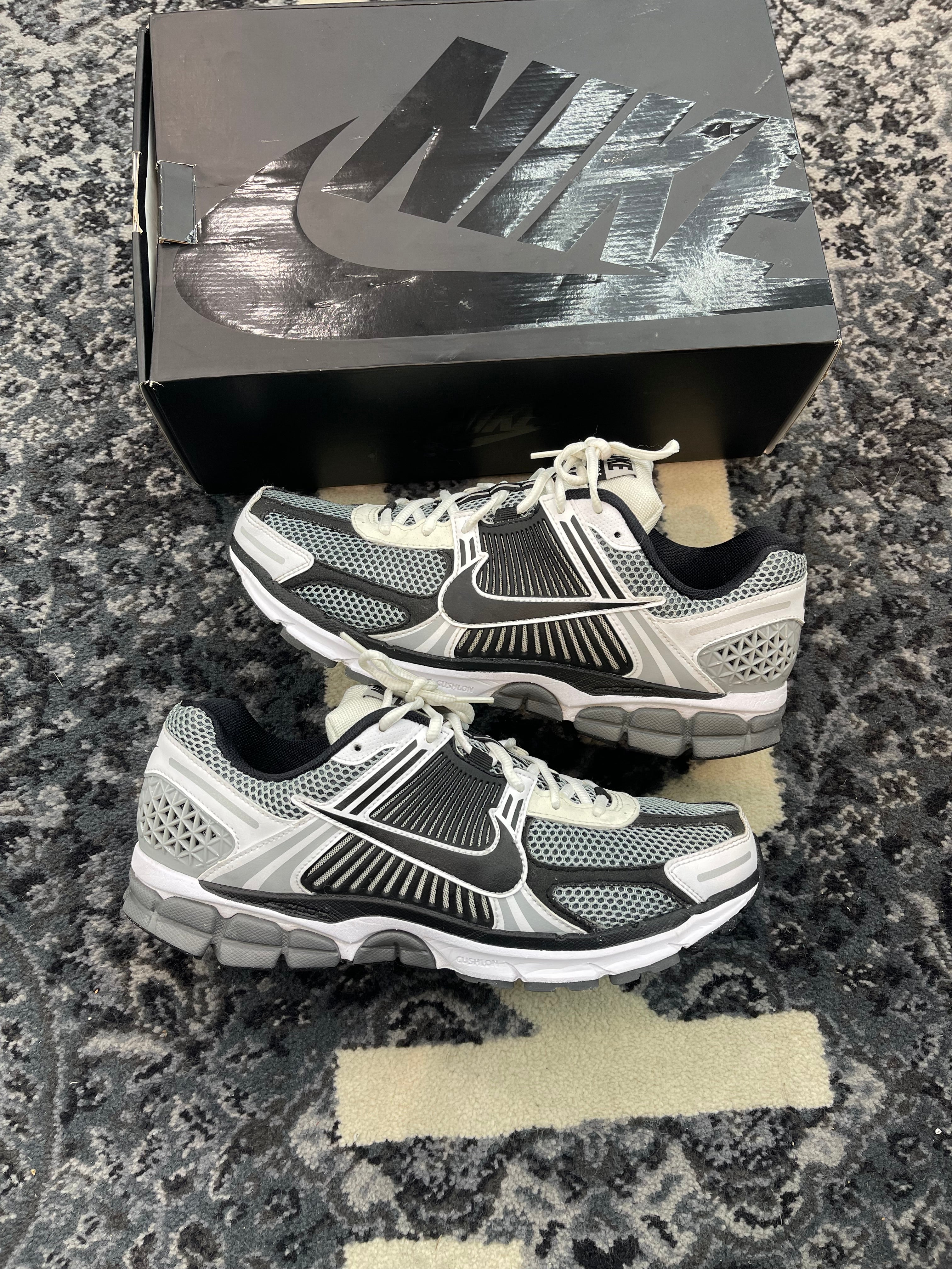 Nike Zoom Vomero 5 “Black White”