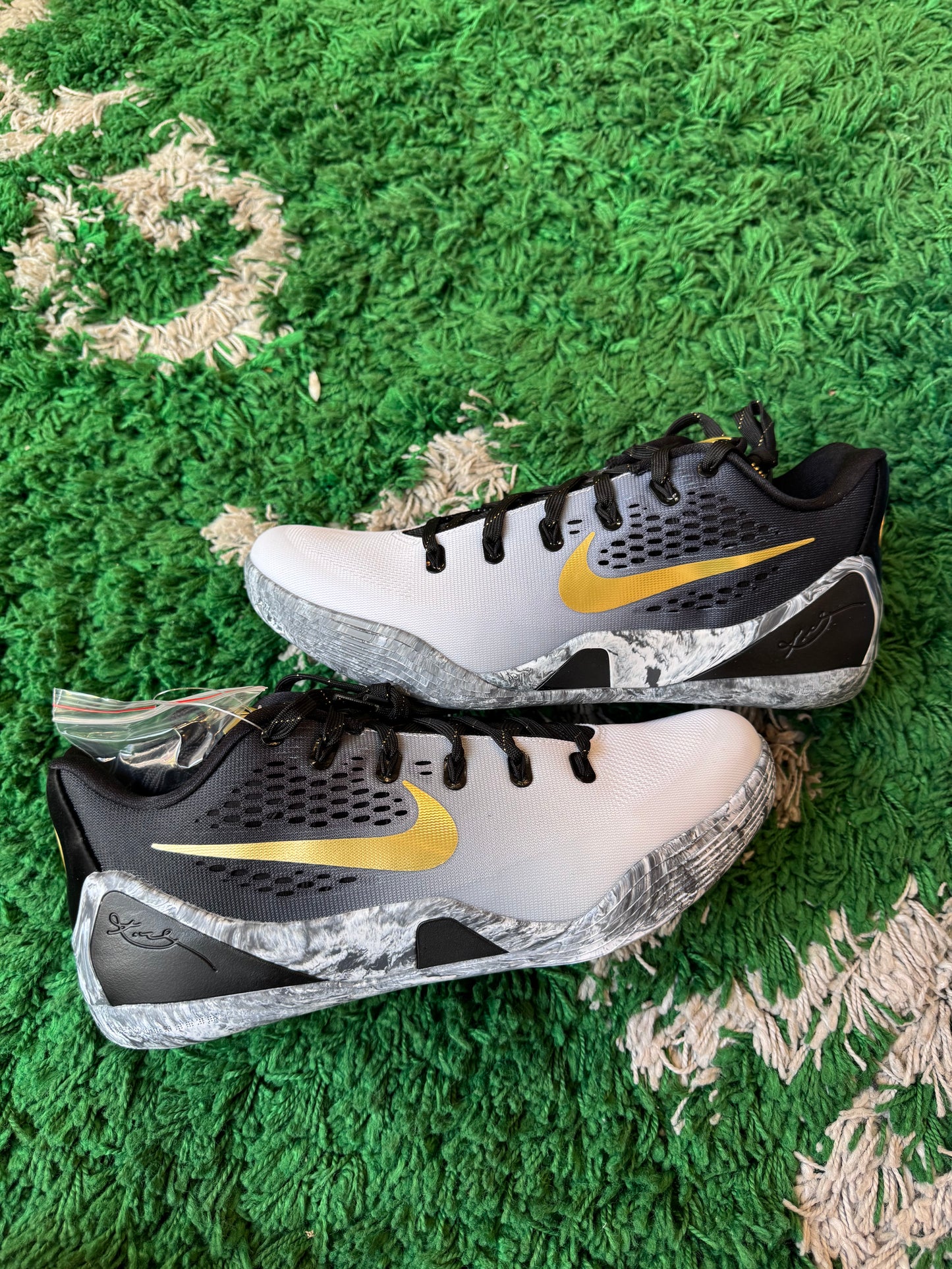 Kobe 9 Low Protro “Mambacita”