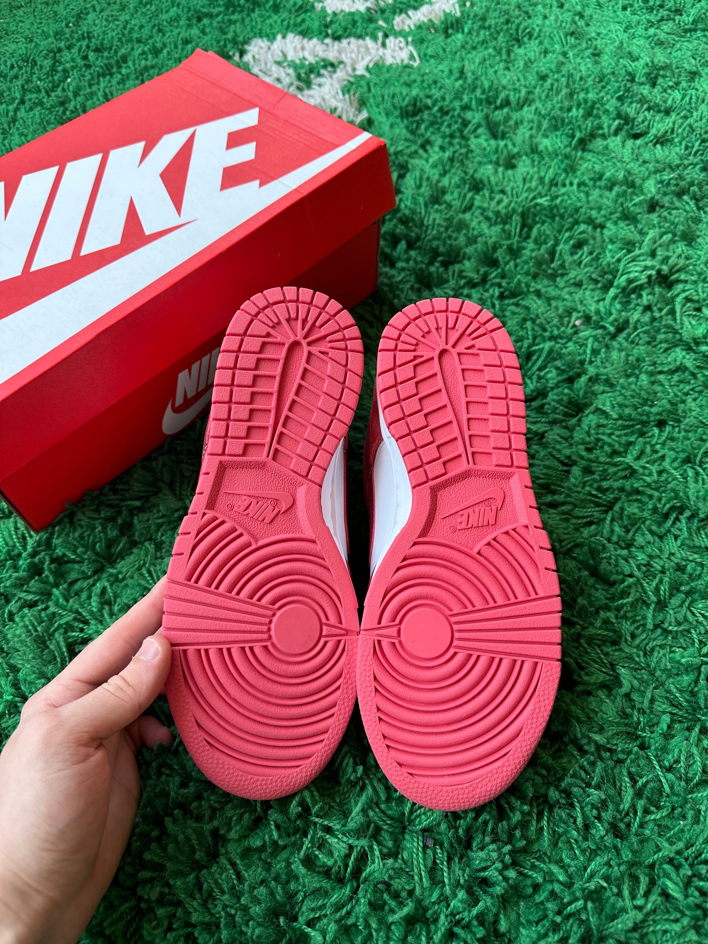 Nike Dunk Low “Valentines Day” 2024