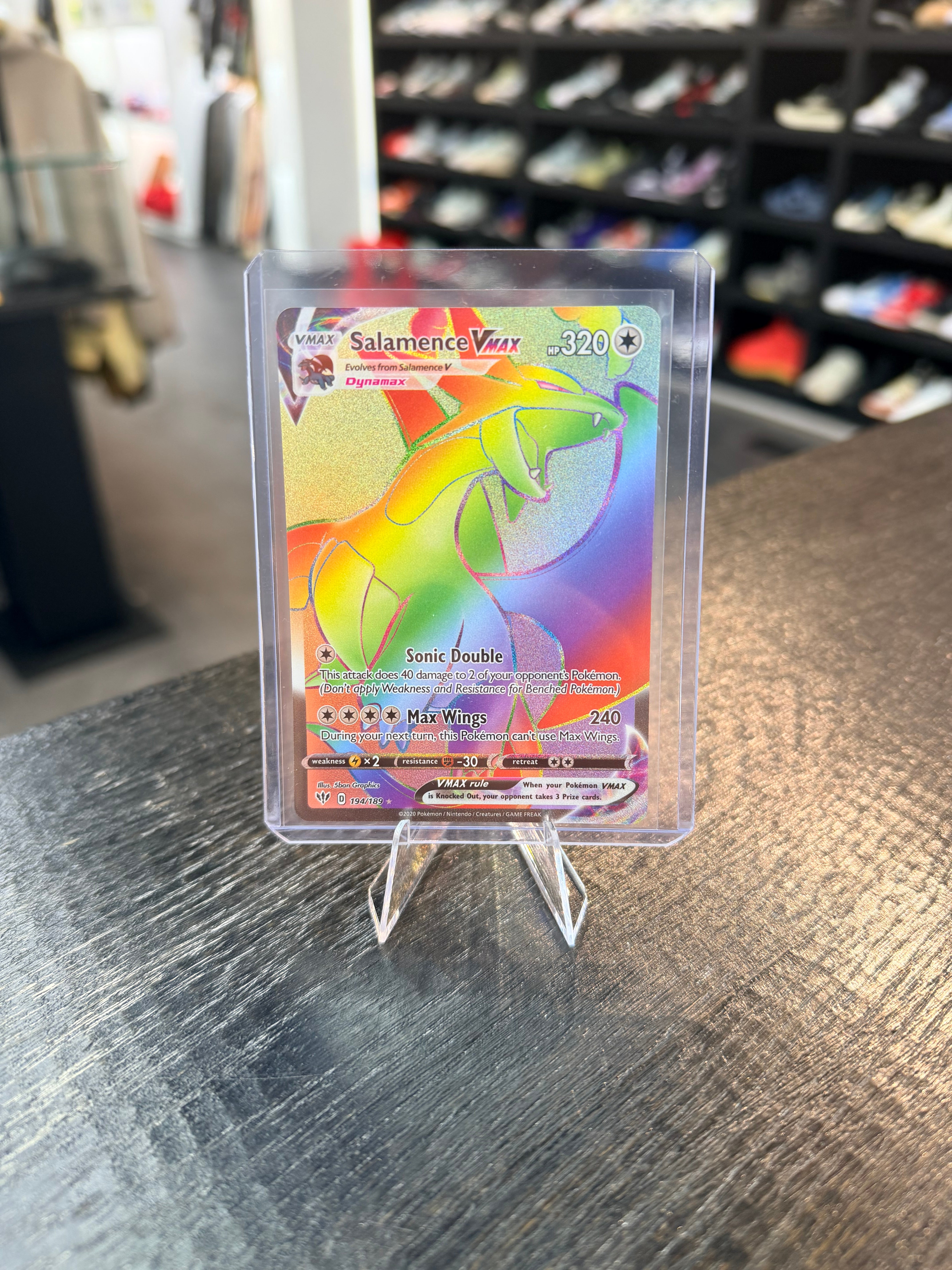 Salamence VMAX (Secret) 194/189