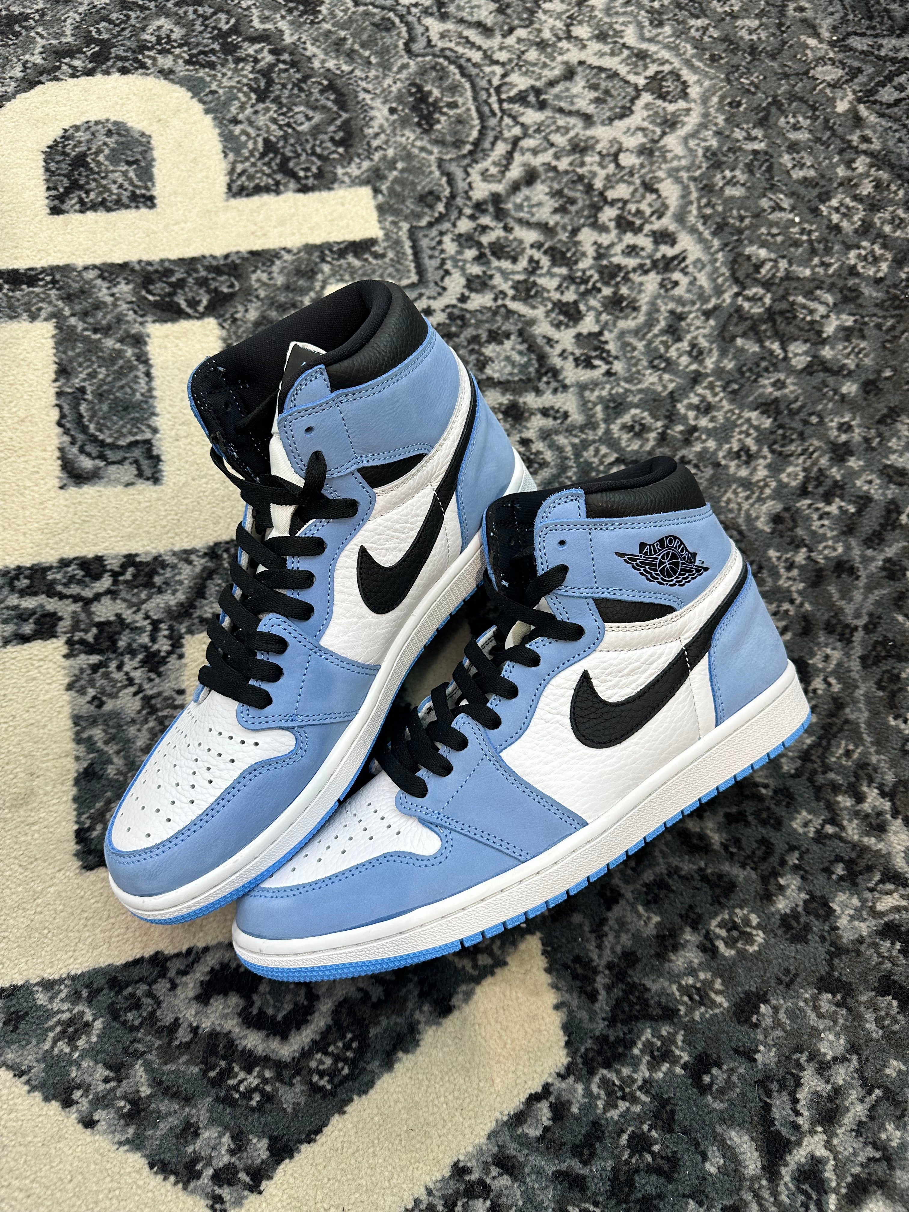 Jordan 1 High “University Blue”
