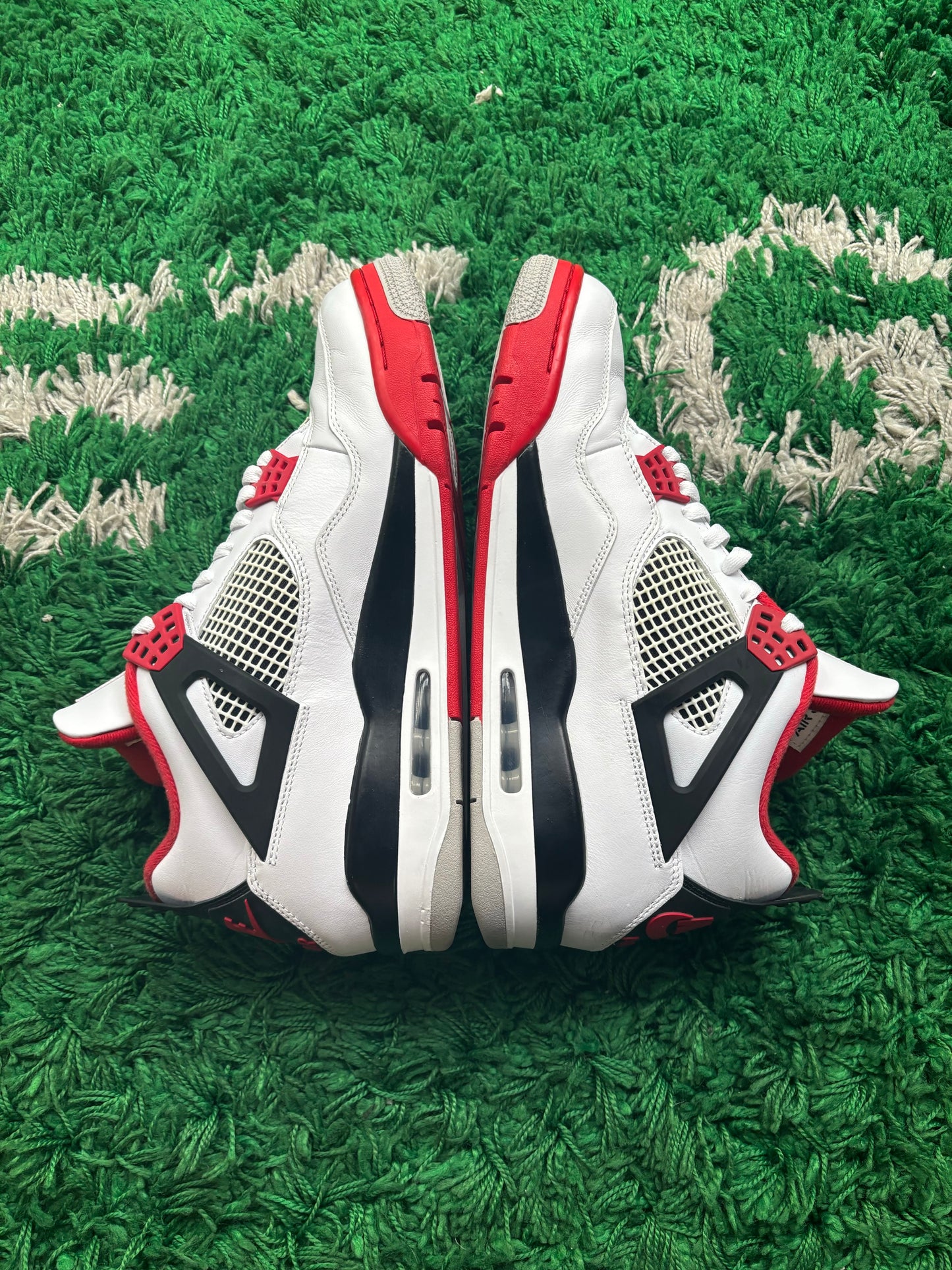 Jordan 4 “Fire Red”