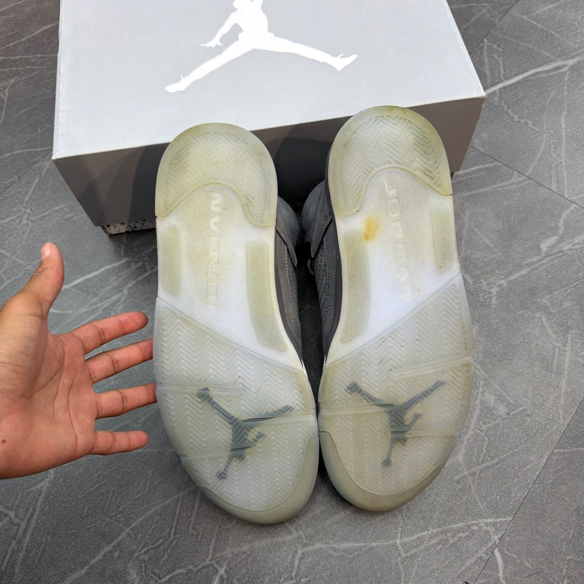 Jordan 5 Retro Wolf Grey (2026) - Image 4