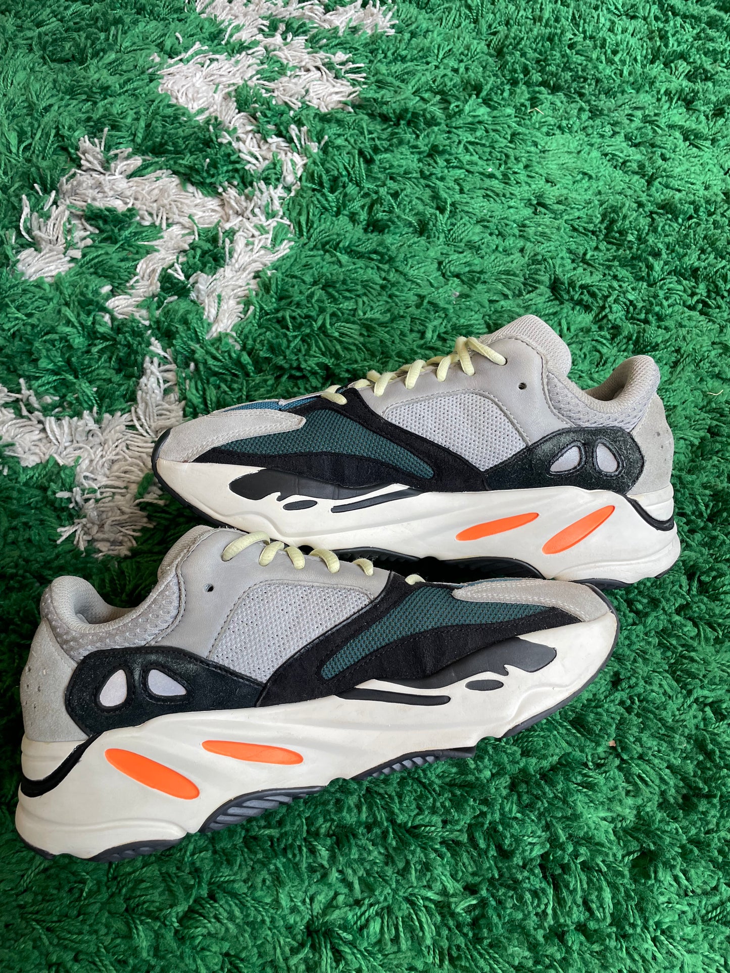 Yeezy 700 “Wave Runner”