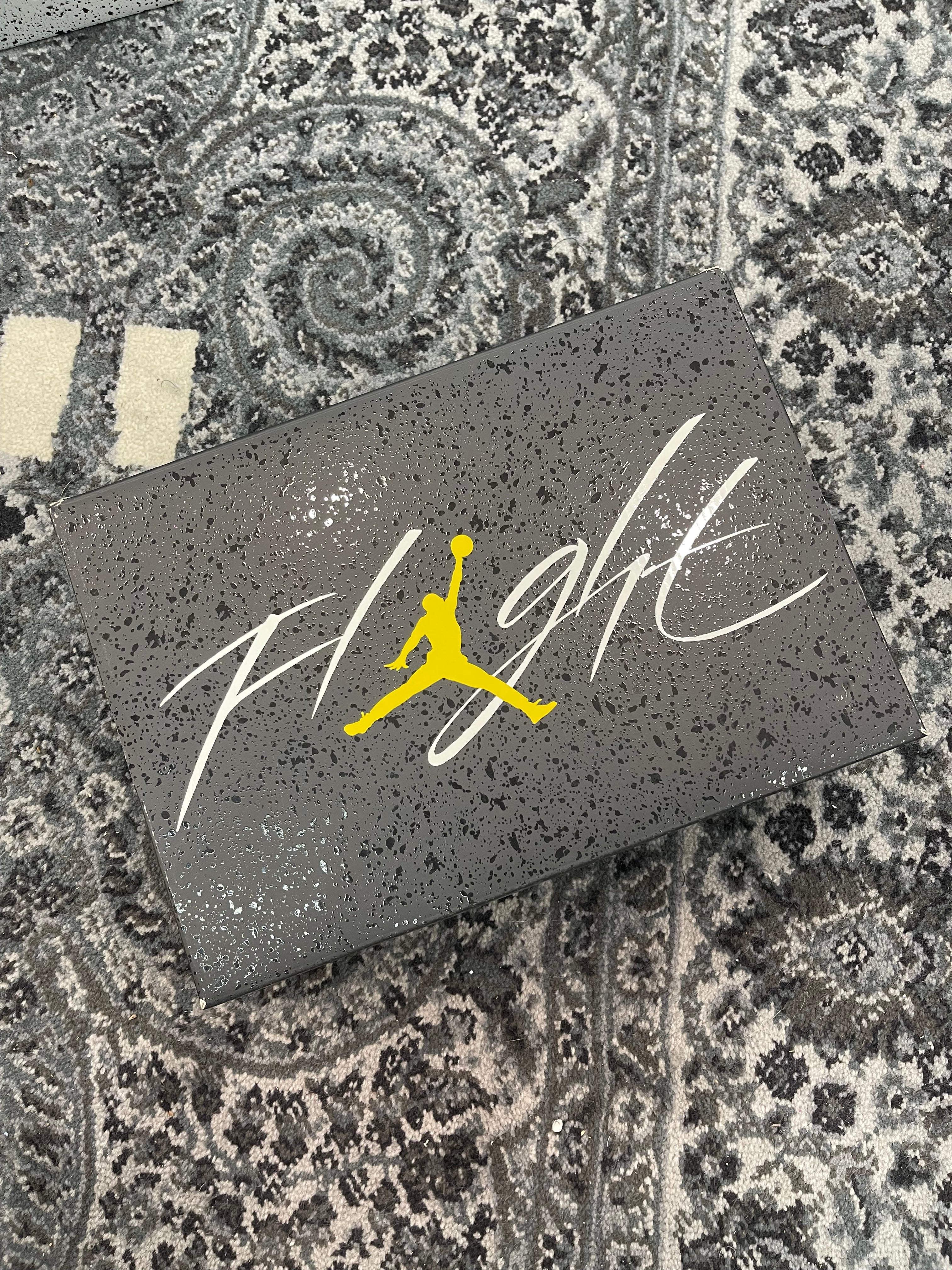 Jordan 4 “Thunder”