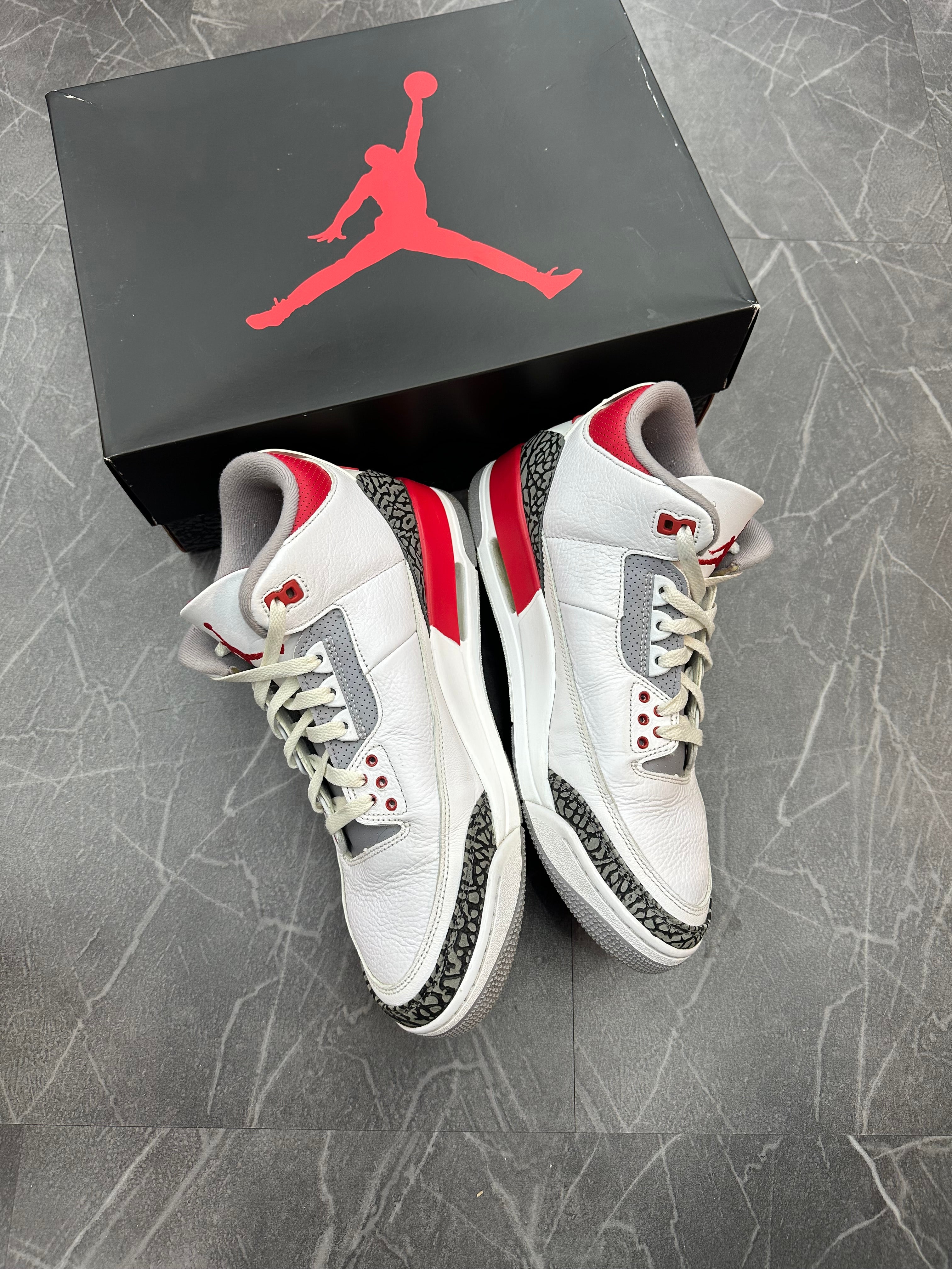 Jordan 3 “Fire Red” (2022)