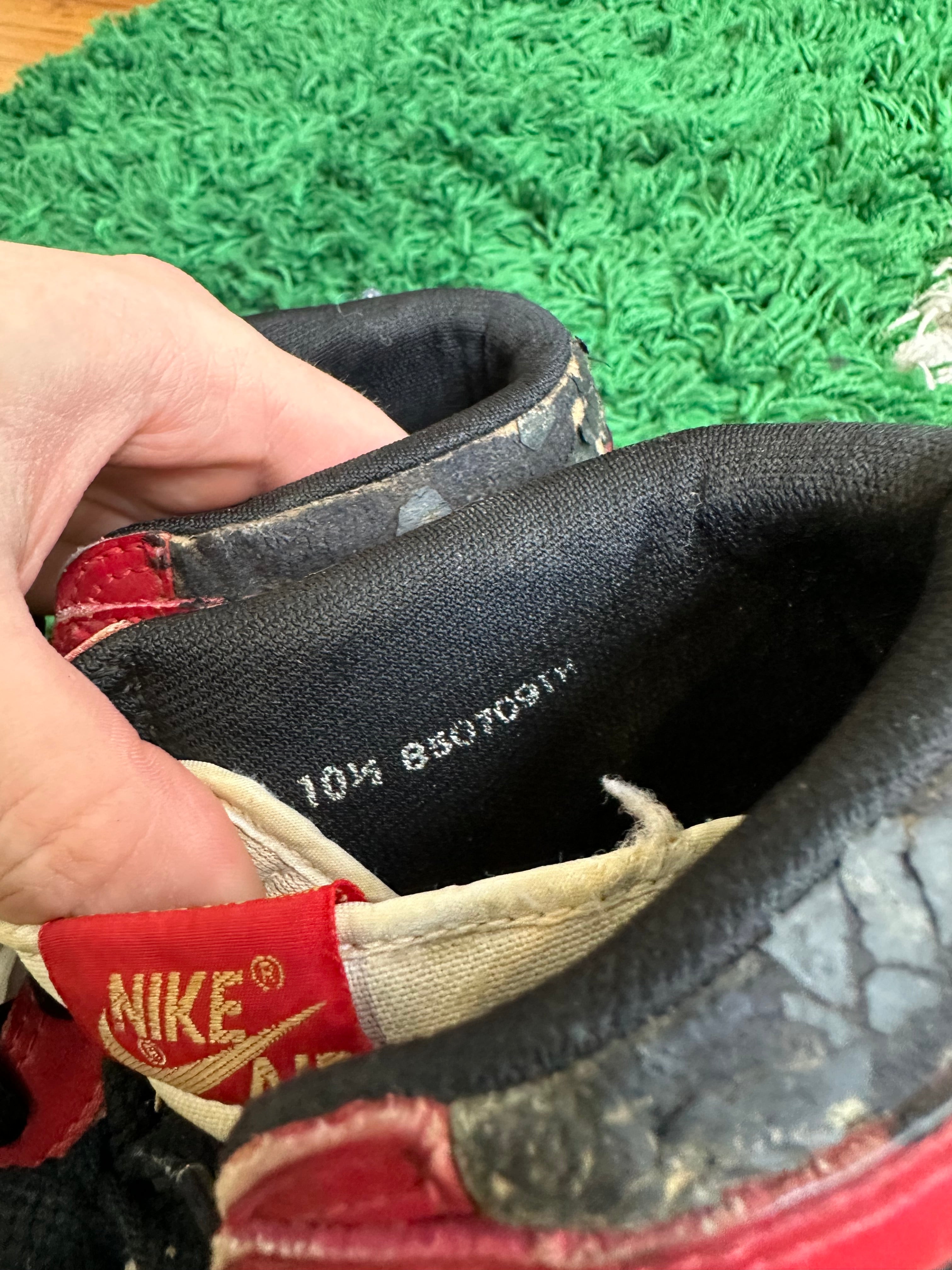 Jordan 1 OG “Chicago” (1985)