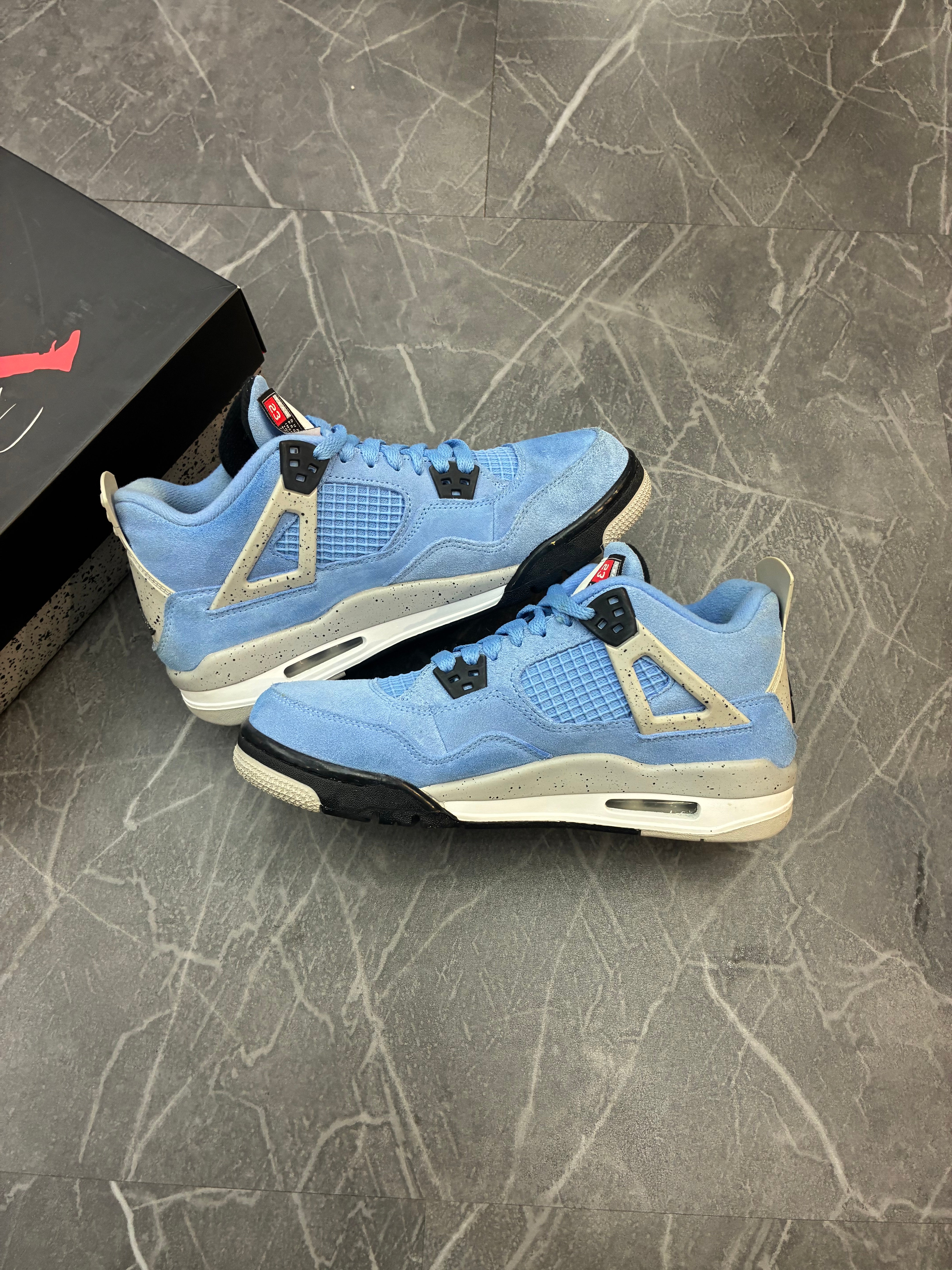 Jordan 4 “University Blue”