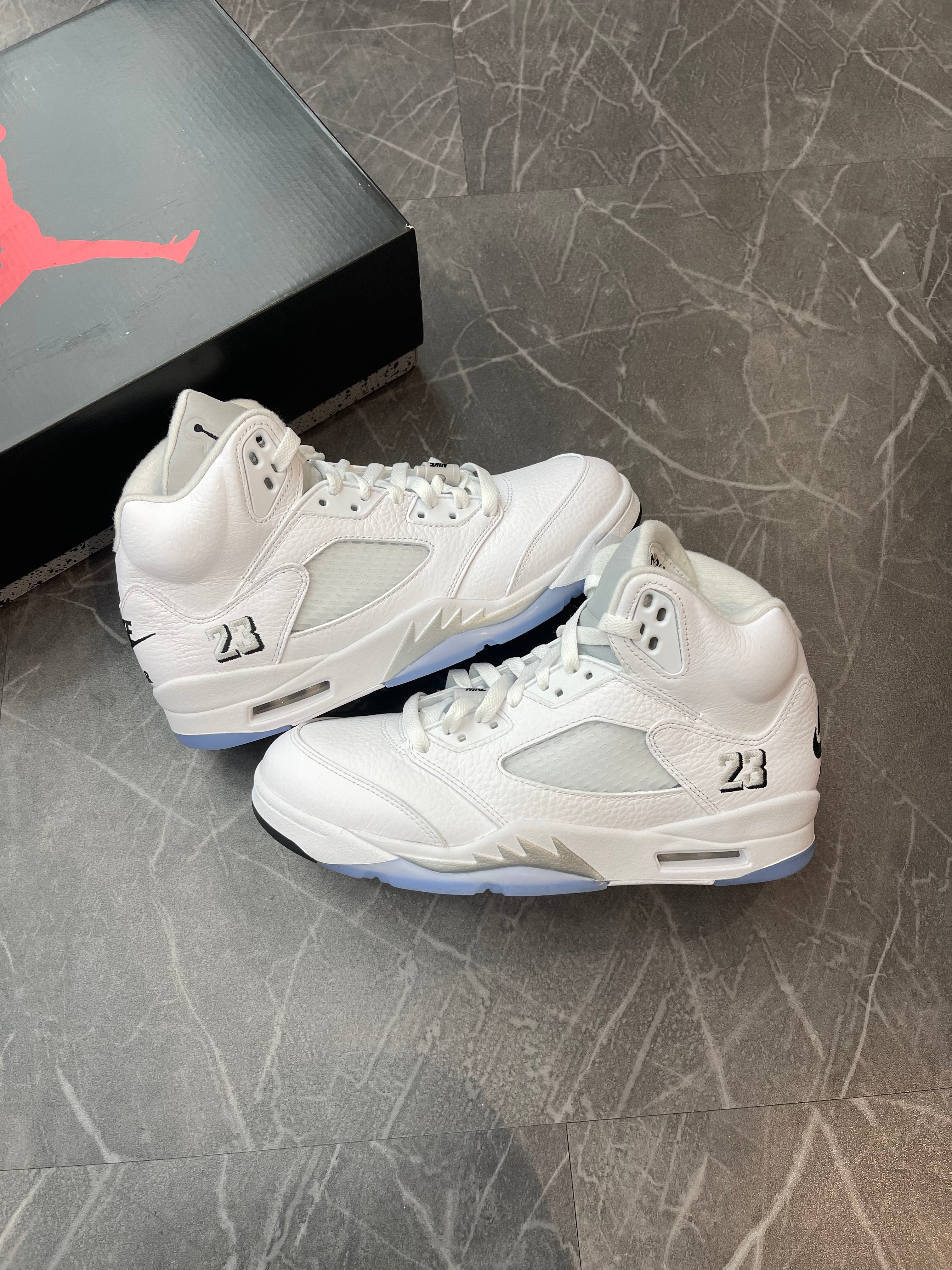 Jordan 5 “White Metallic”