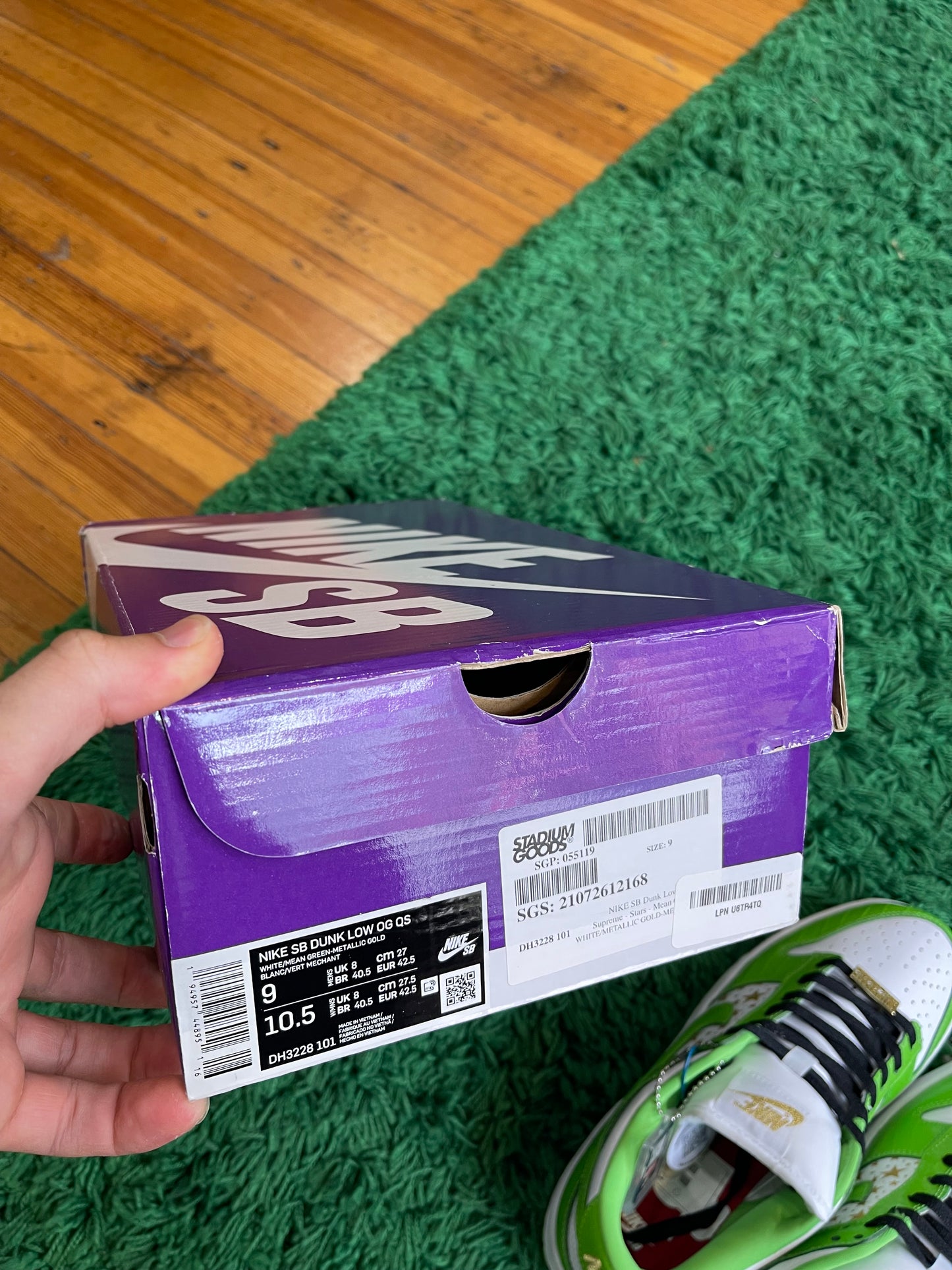 Nike Dunk Low SB x Supreme “Mean Green”