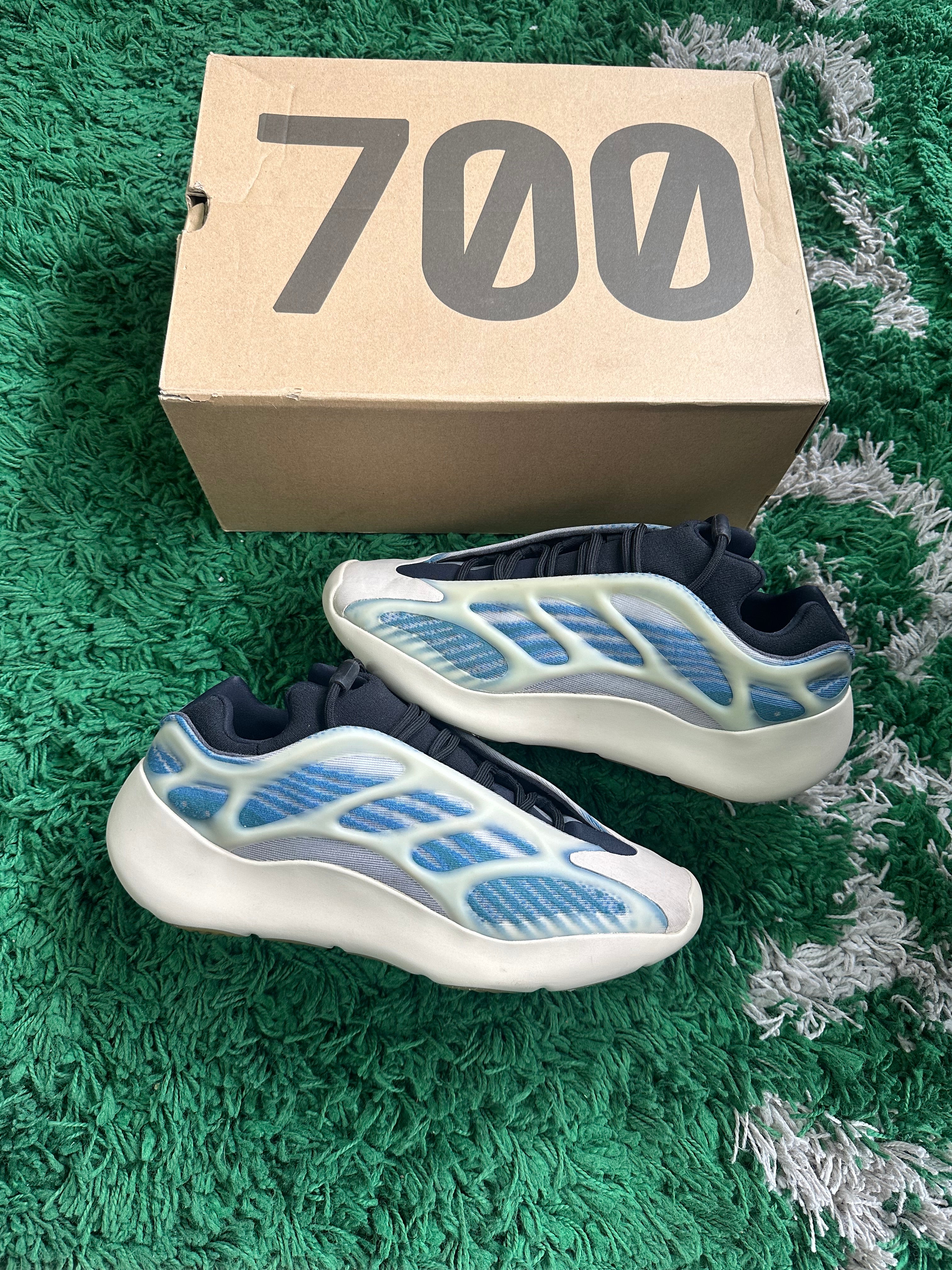 Yeezy 700 “Kyanite”