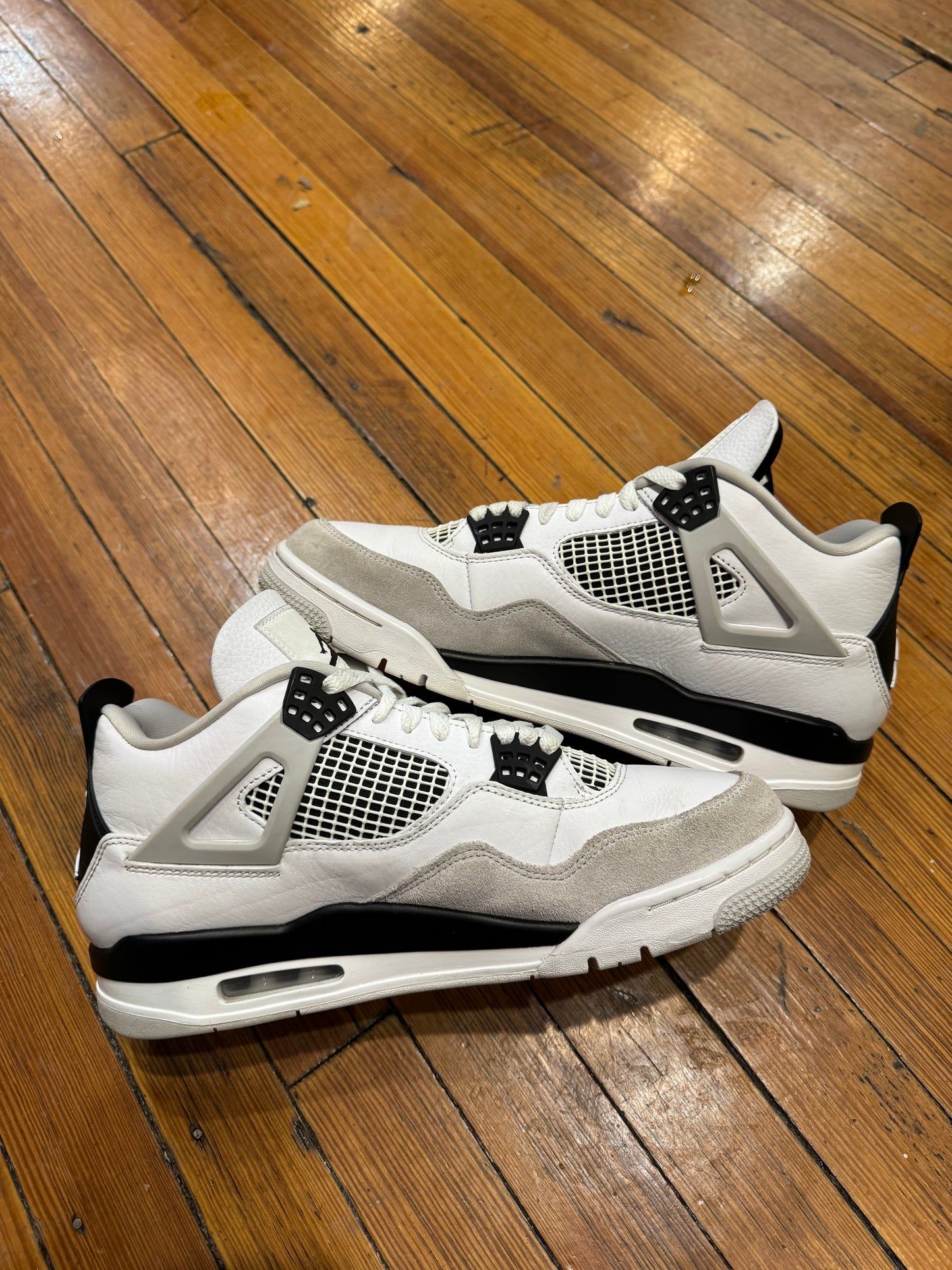Jordan 4 “Military Black”