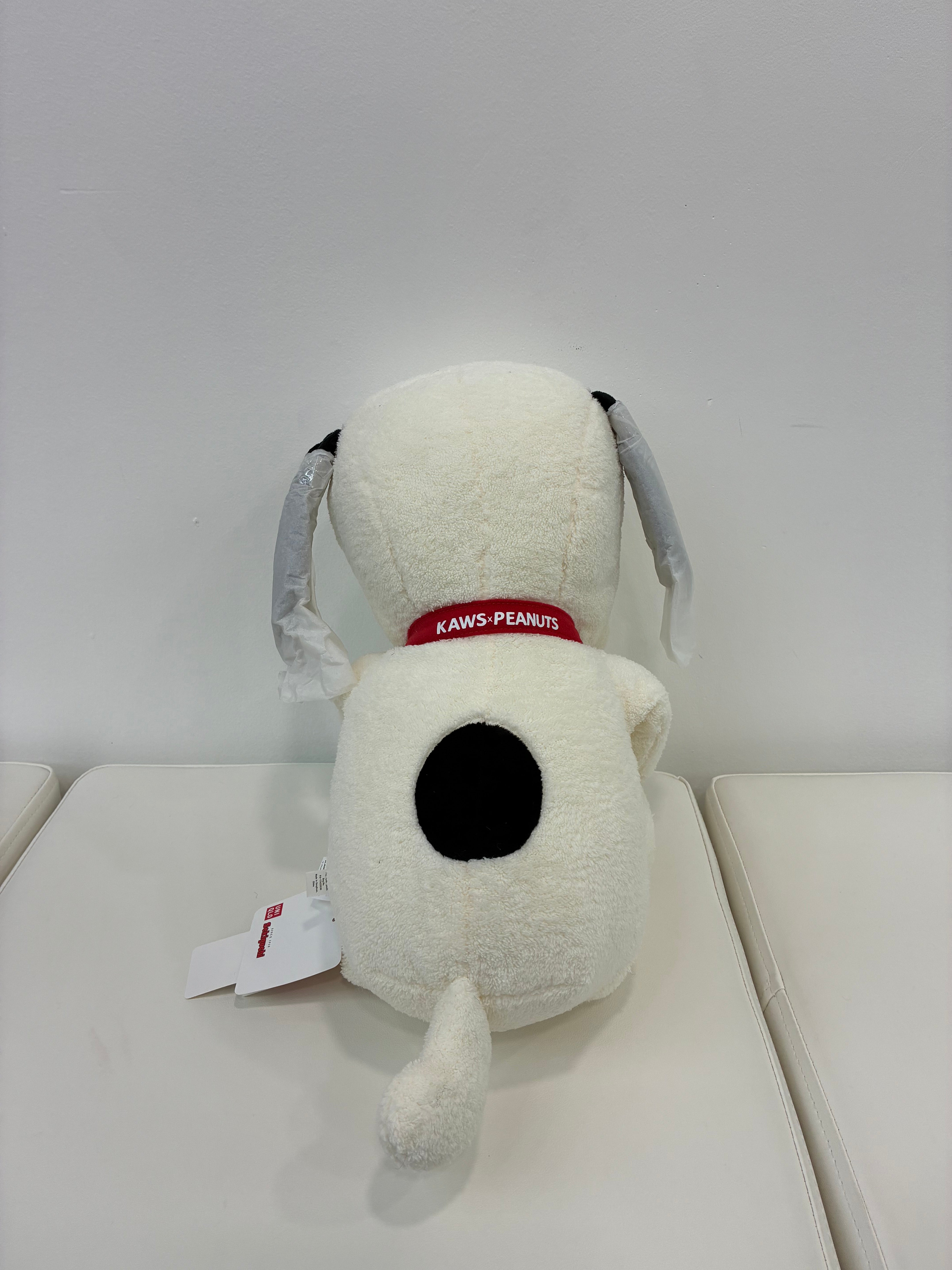 KAWS x UNIQLO x PEANUTS SNOOPY PLUSH Medium “White”