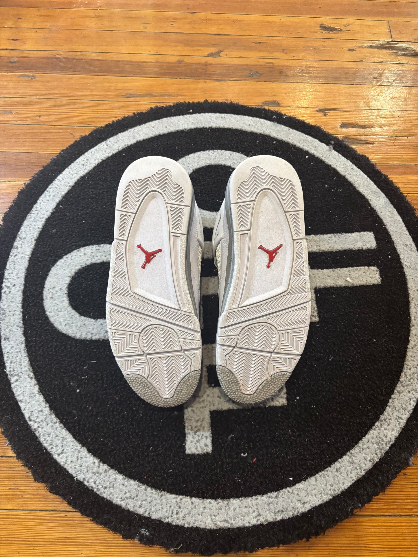 Jordan 4 “White Oreo”