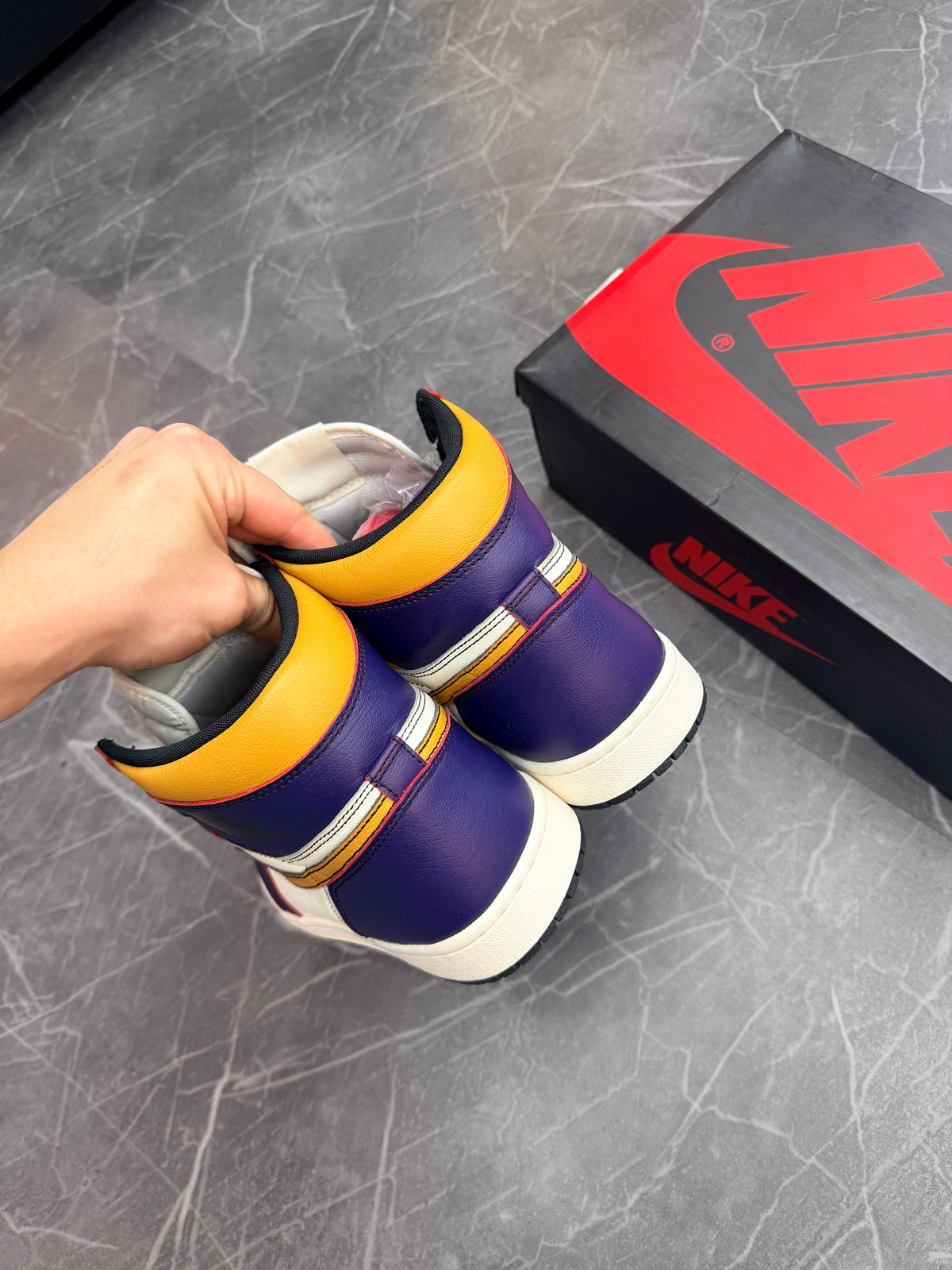 Jordan 1 Retro High OG Defiant SB LA to Chicago