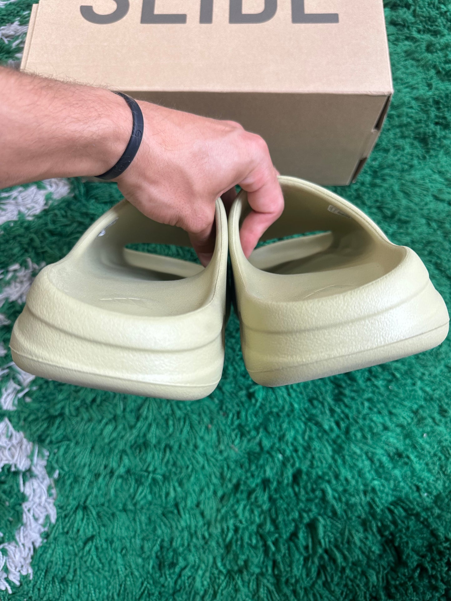 Yeezy Slide “Resin”