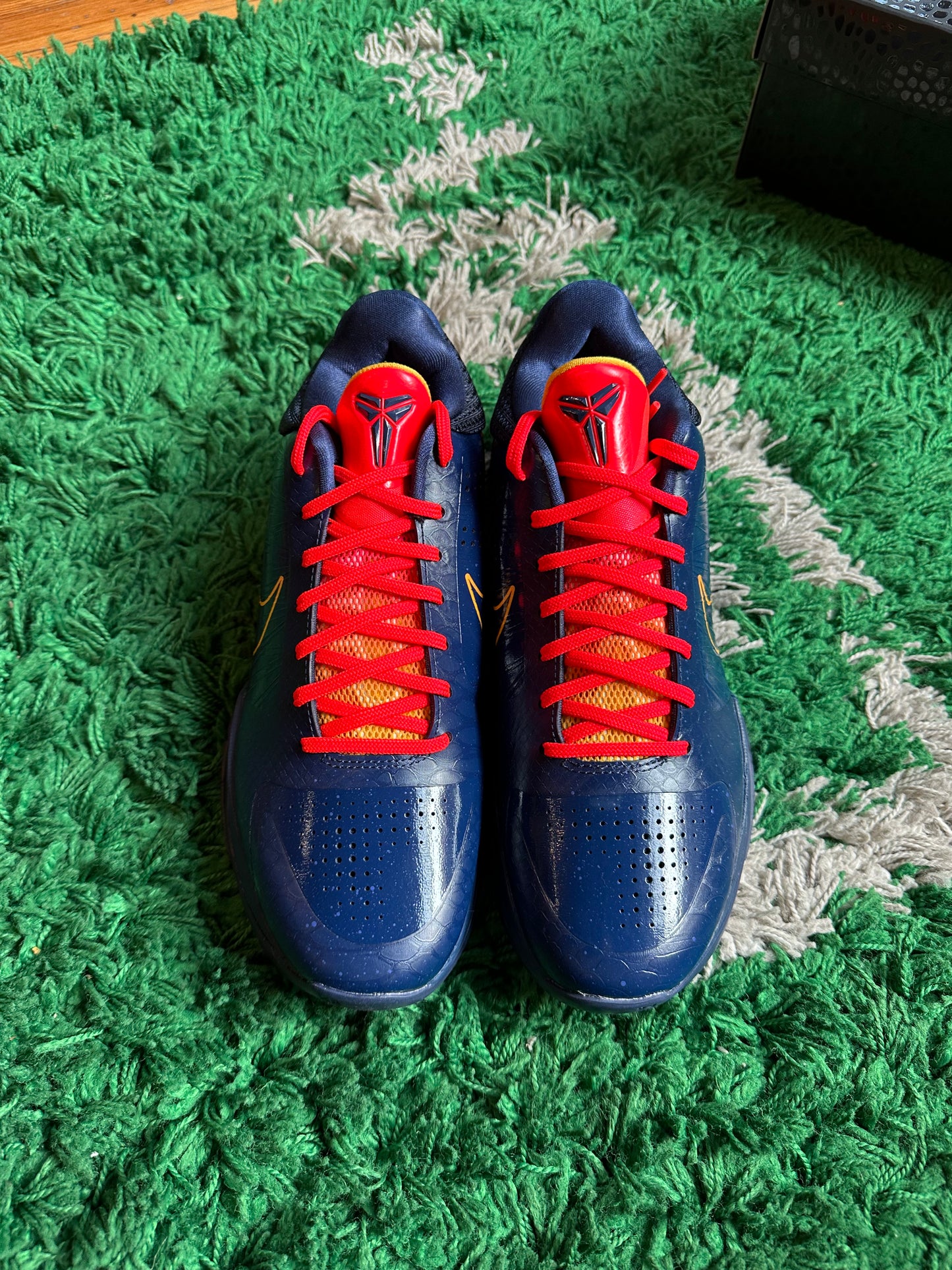 Kobe 5 Protro “Caitlin Clark Indiana Fever”