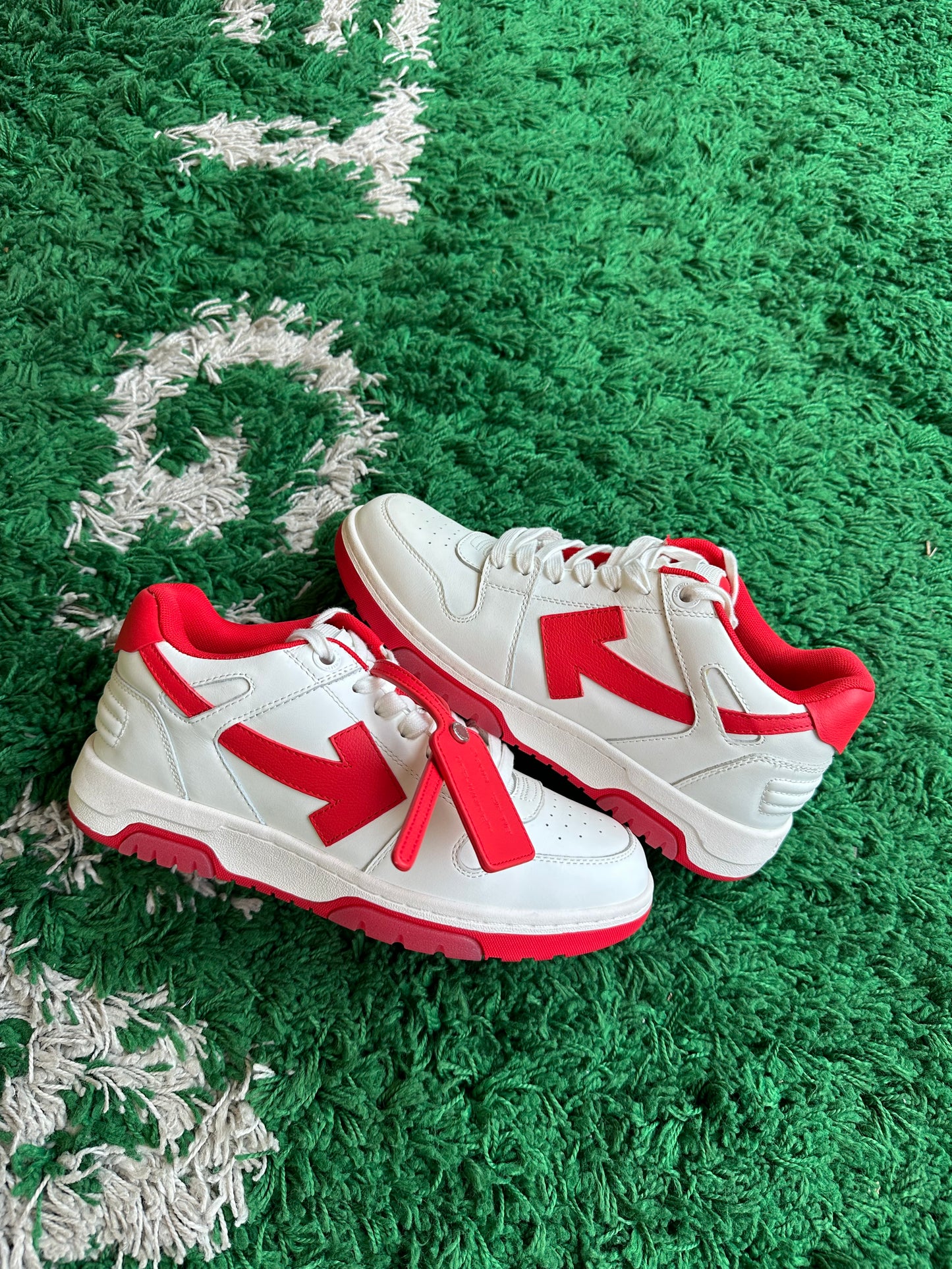 Off-White Out of Office “Red White”