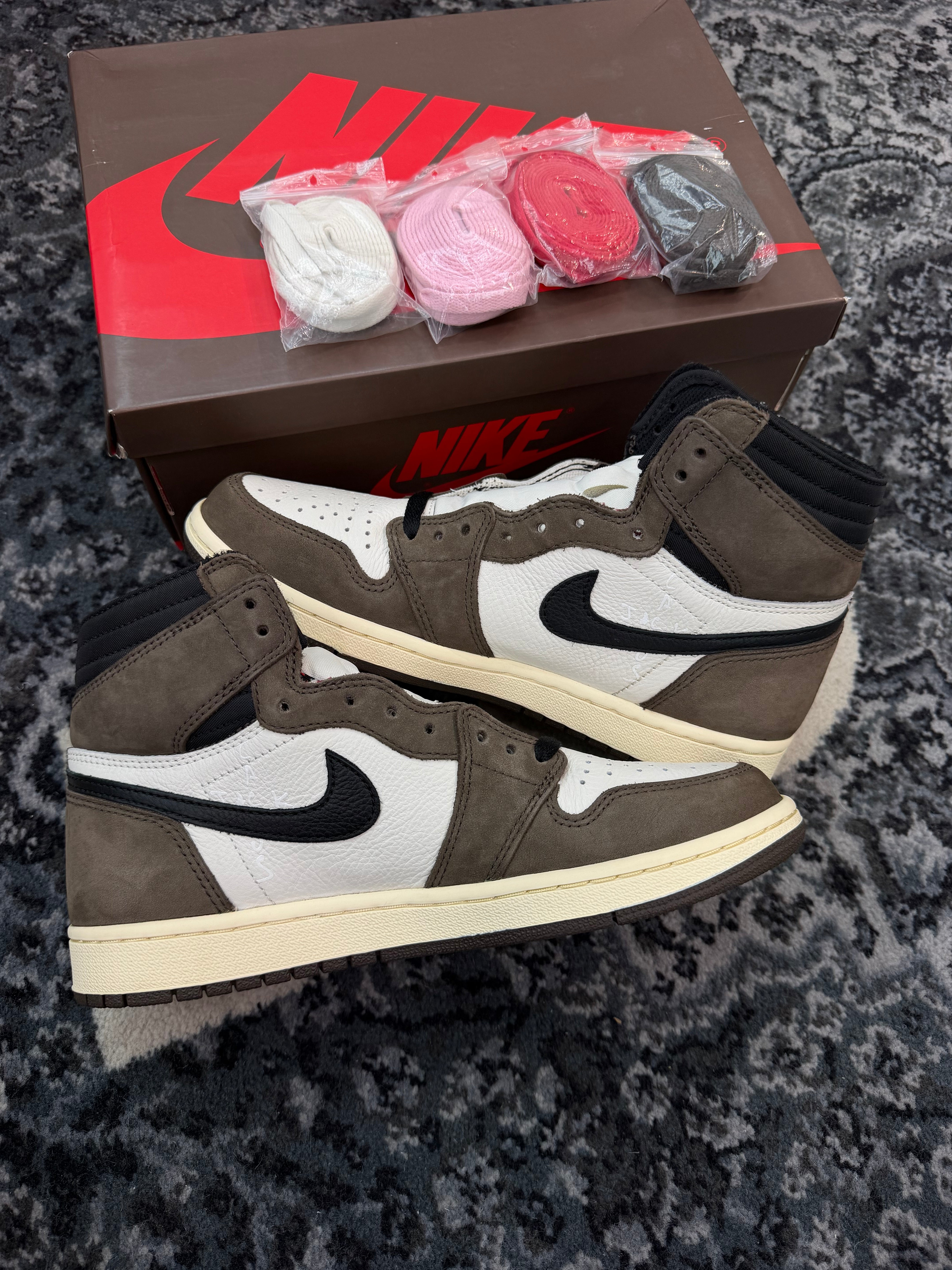 Jordan 1 High x Travis Scott “Mocha”