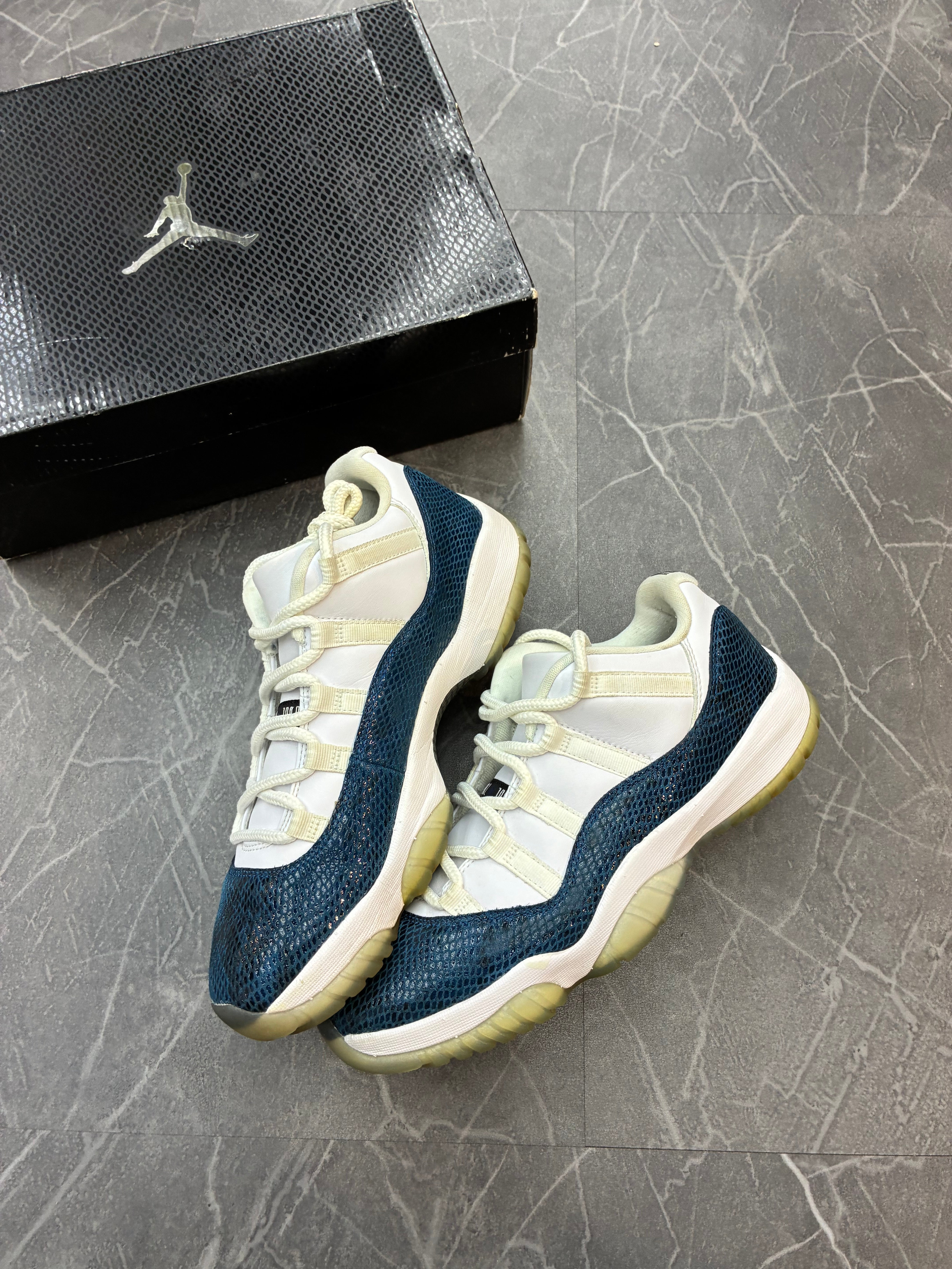 Jordan 11 Low Snake Navy (2019)