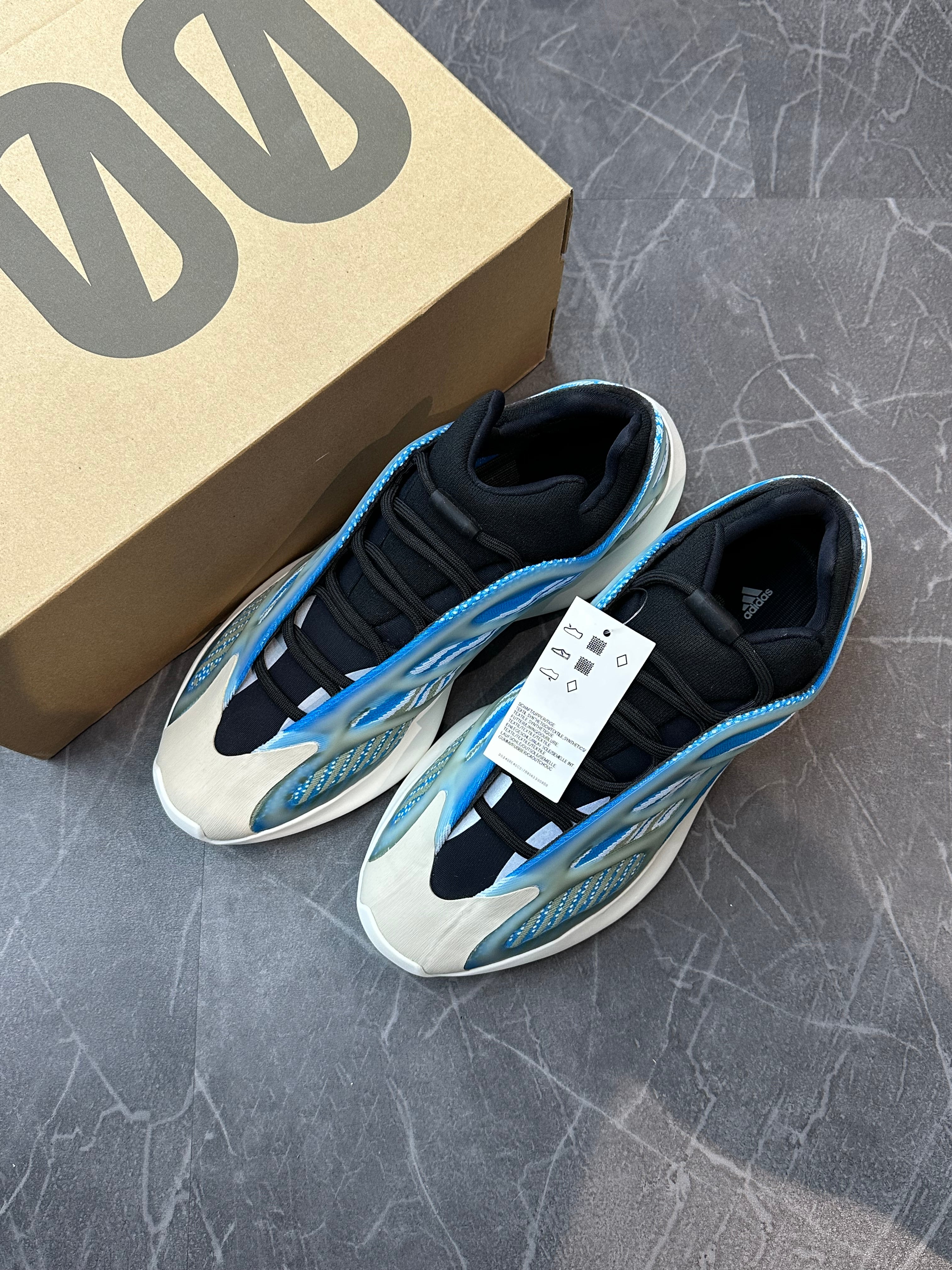 Yeezy 700 V3 “Arzareth”