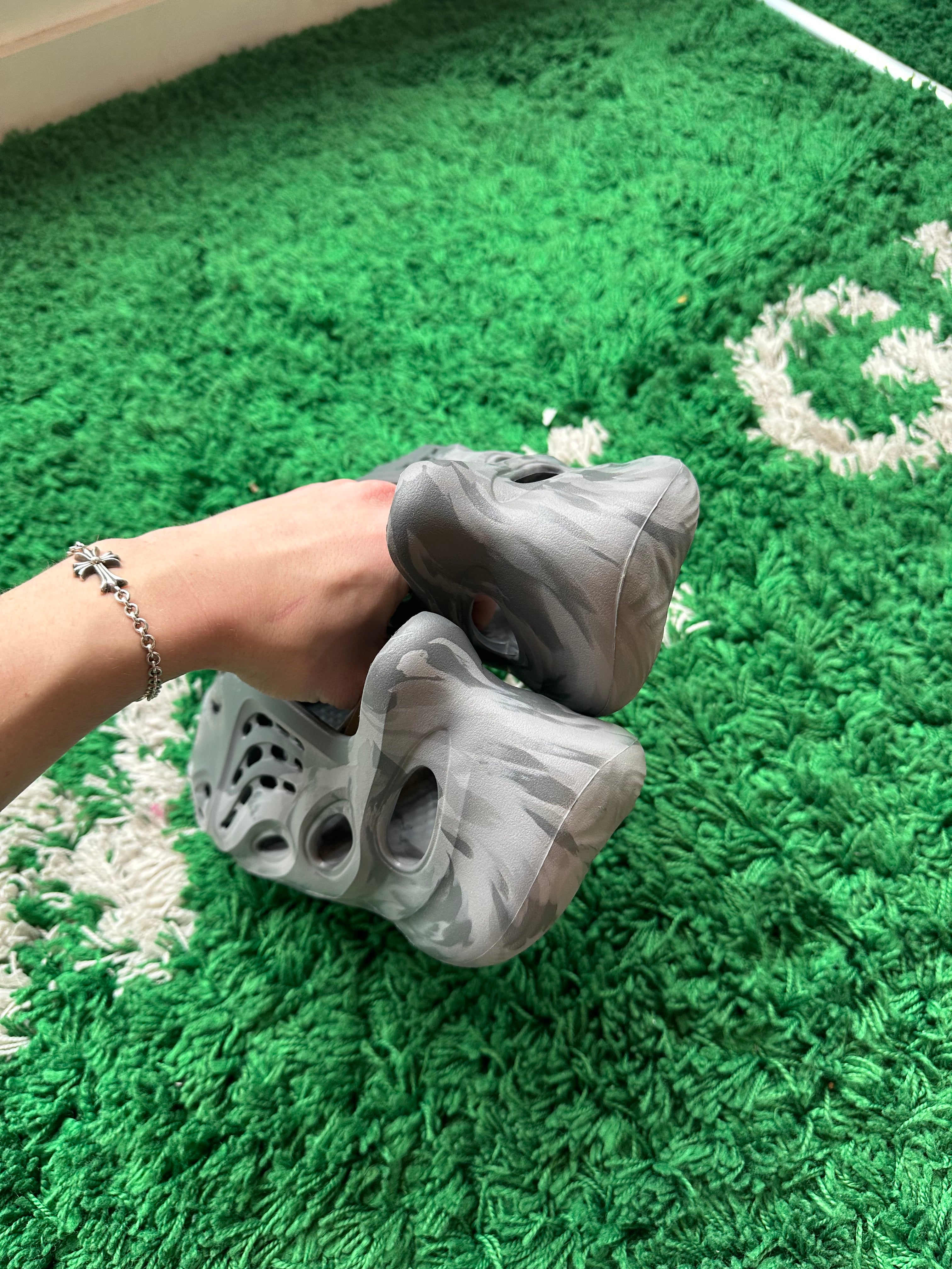 Yeezy Foam Runner “MX Granite”