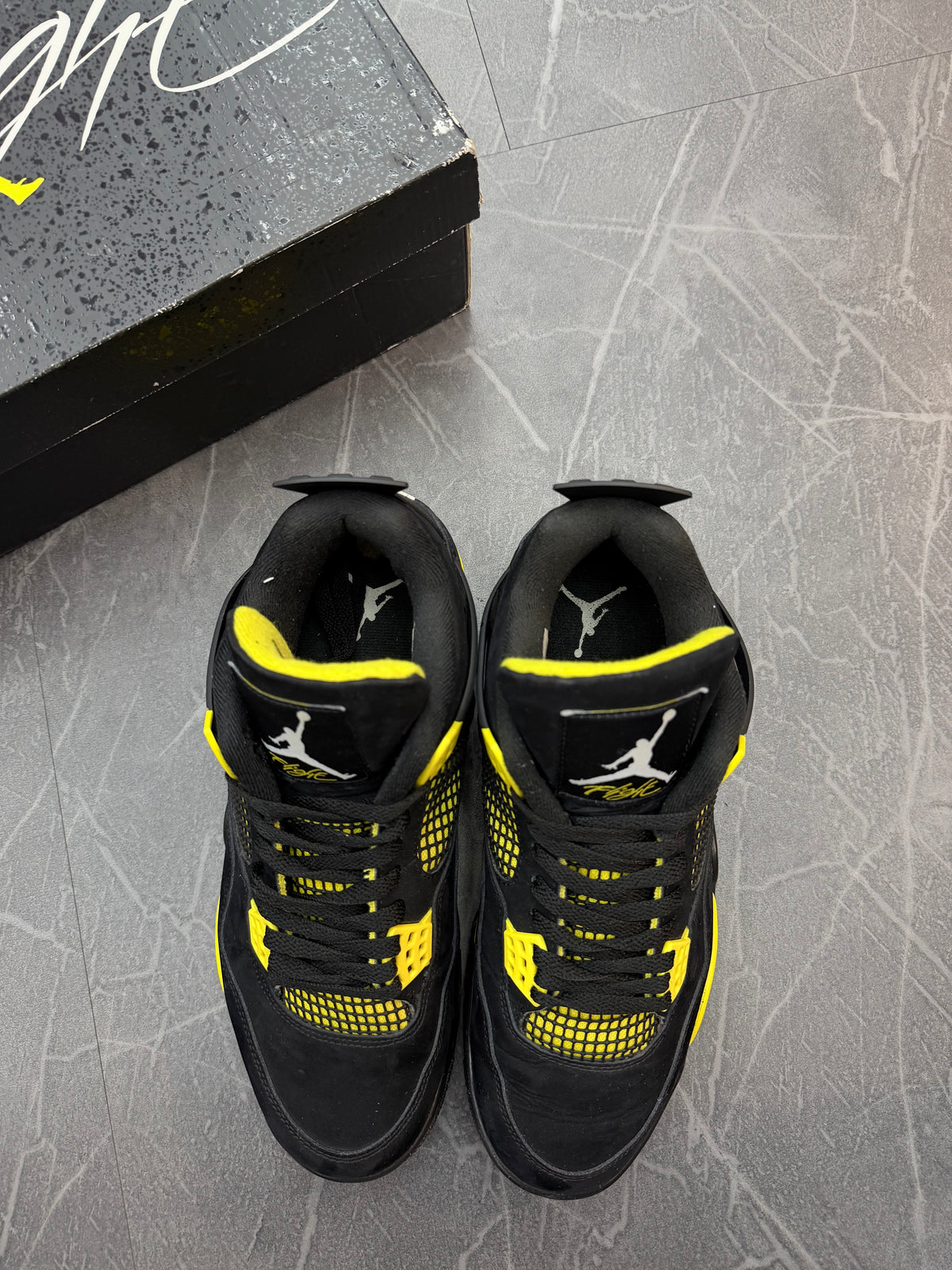 Jordan 4 Thunder (2023)