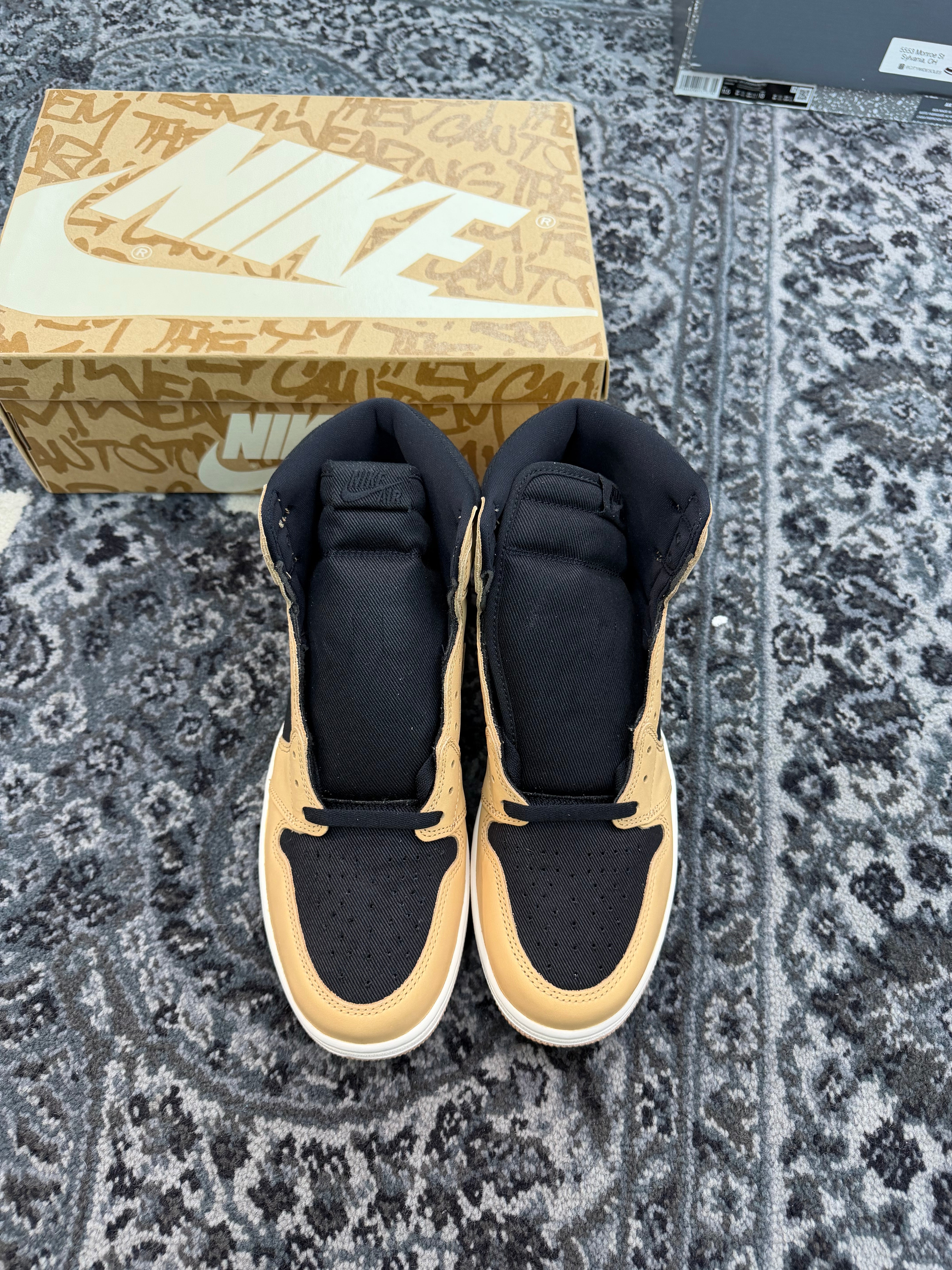 Jordan 1 High “Heirloom”