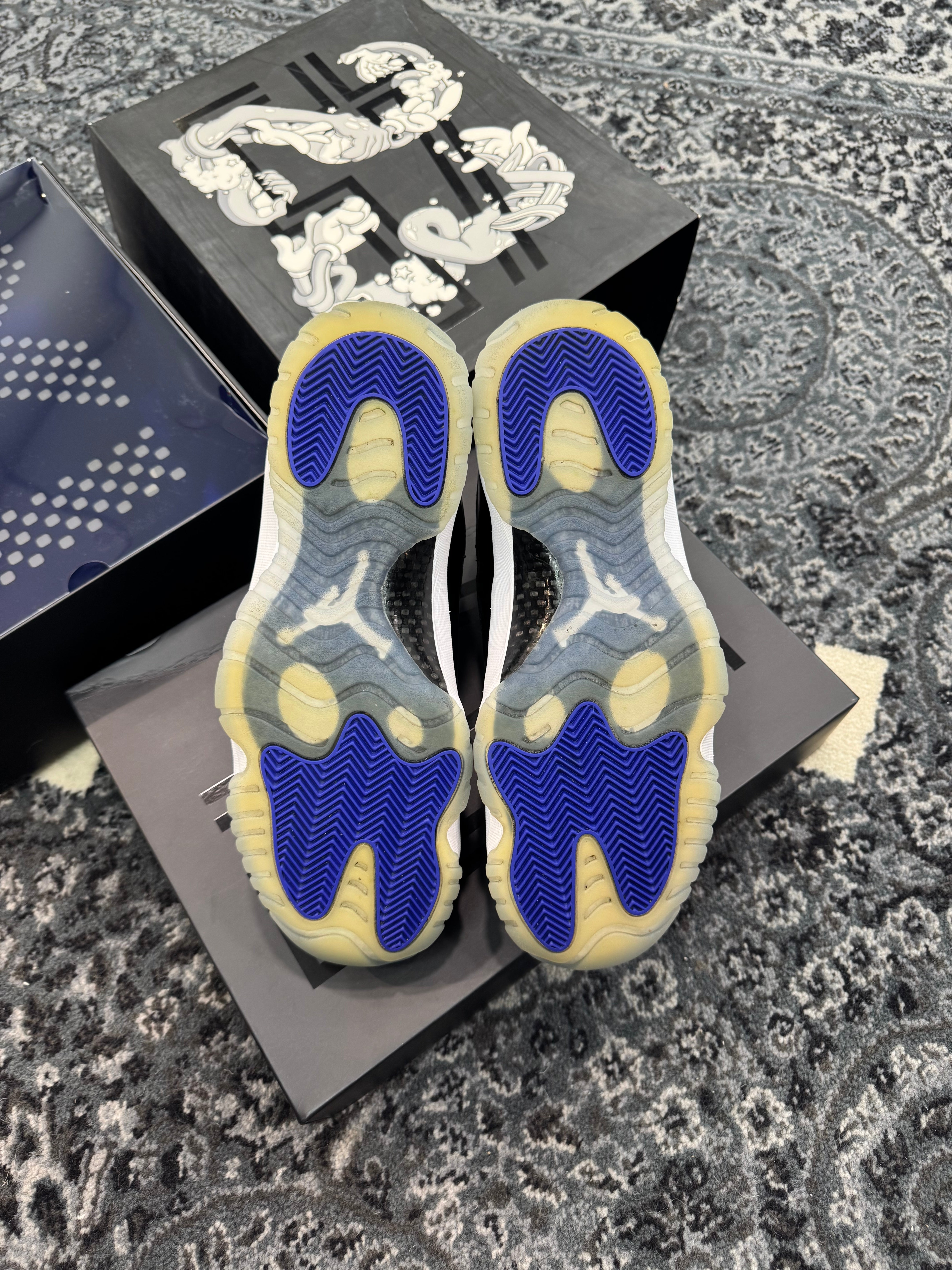 Jordan 11 Space Jam (2016)