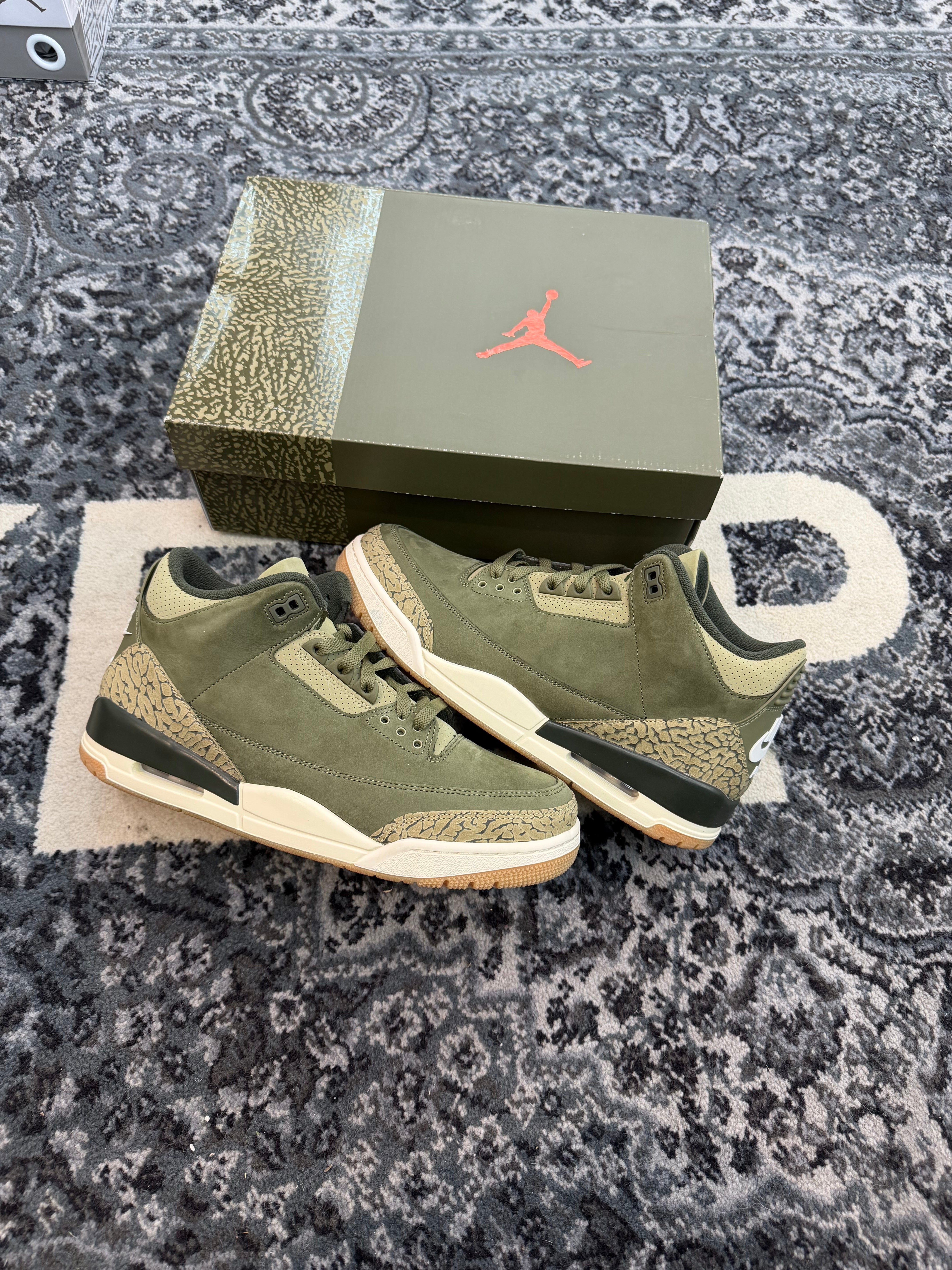 Jordan 3 “Family Affair”