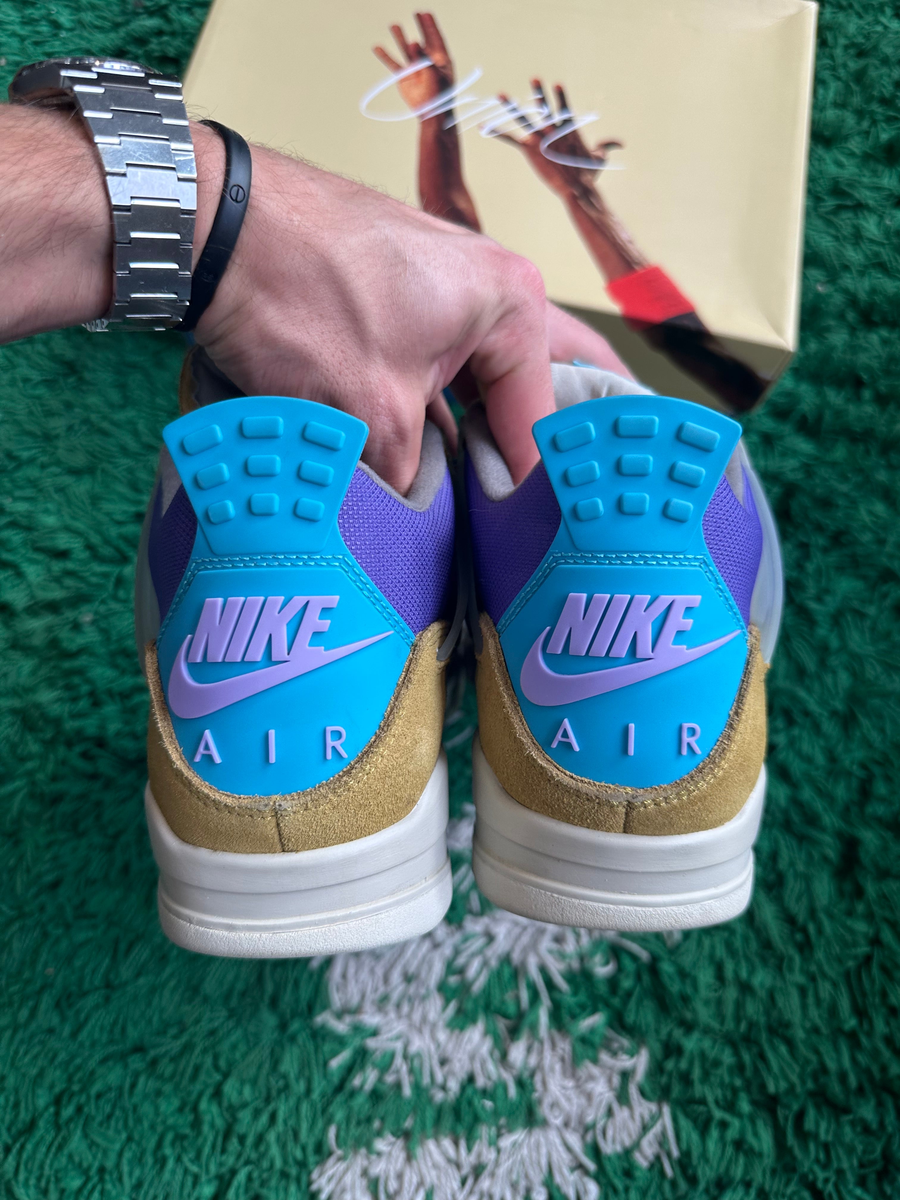 Jordan 4 Union “Desert Moss”