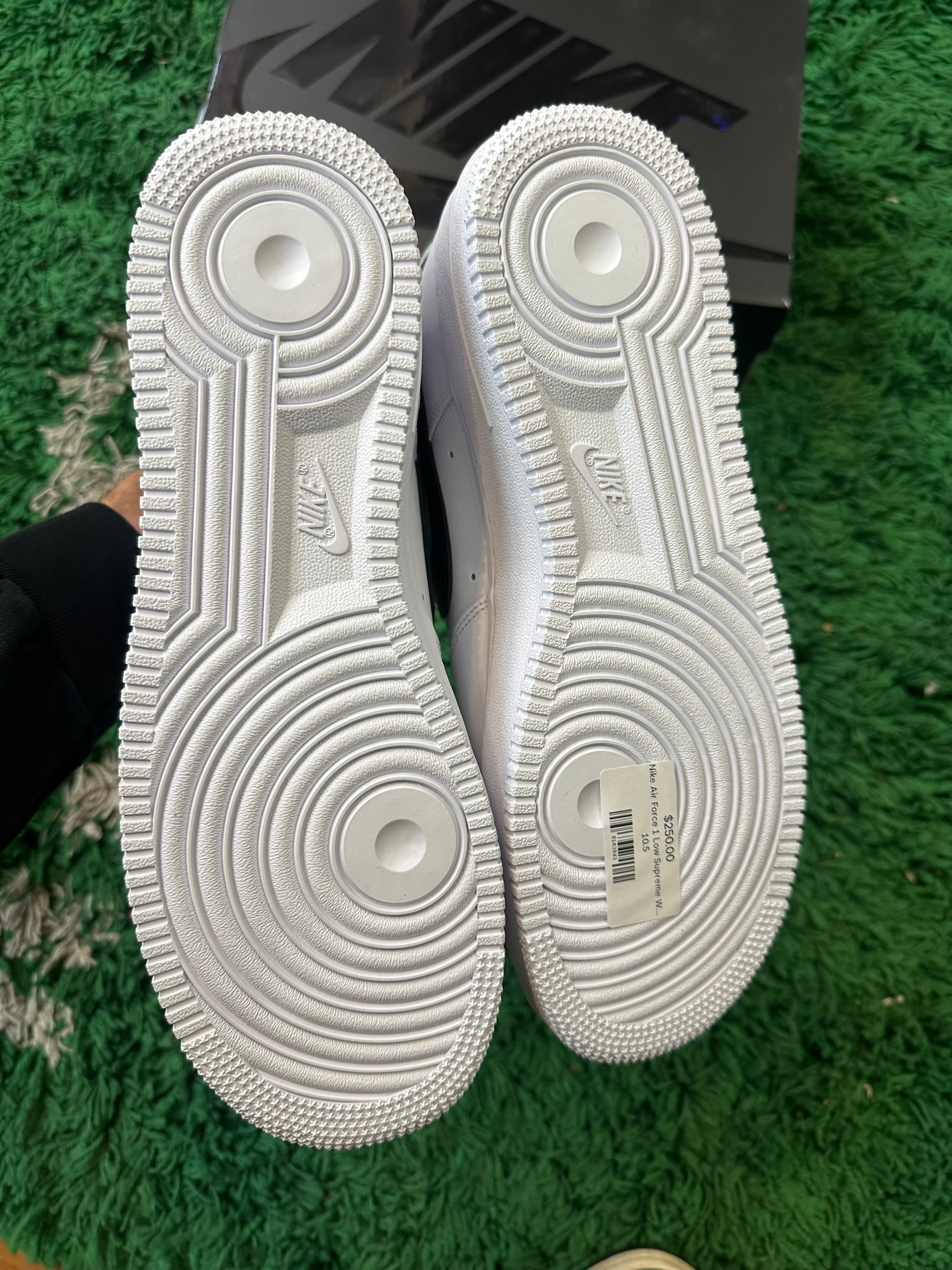 Nike Air Force 1 Low Supreme “White Black”