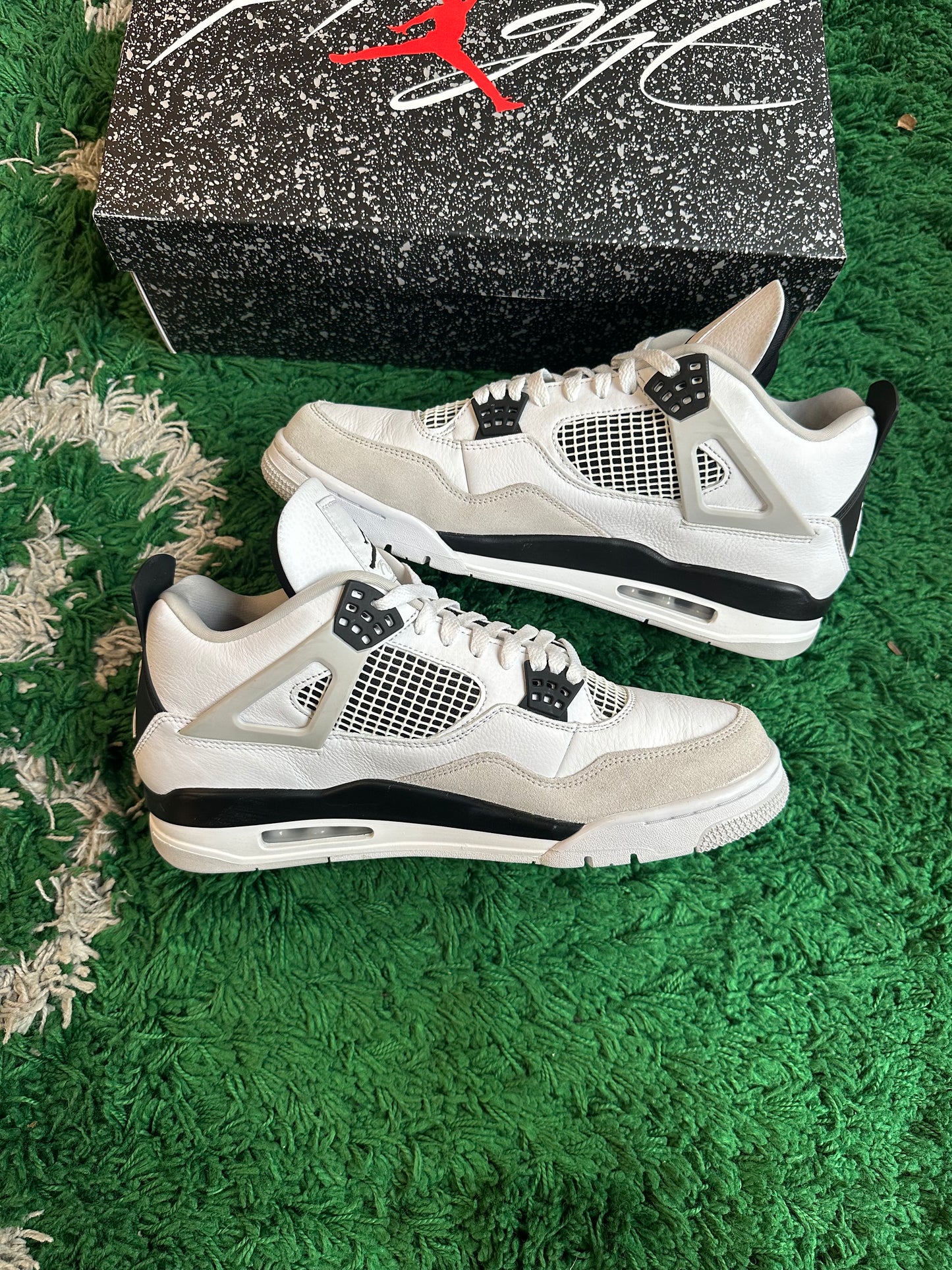Jordan 4 “Military Black”