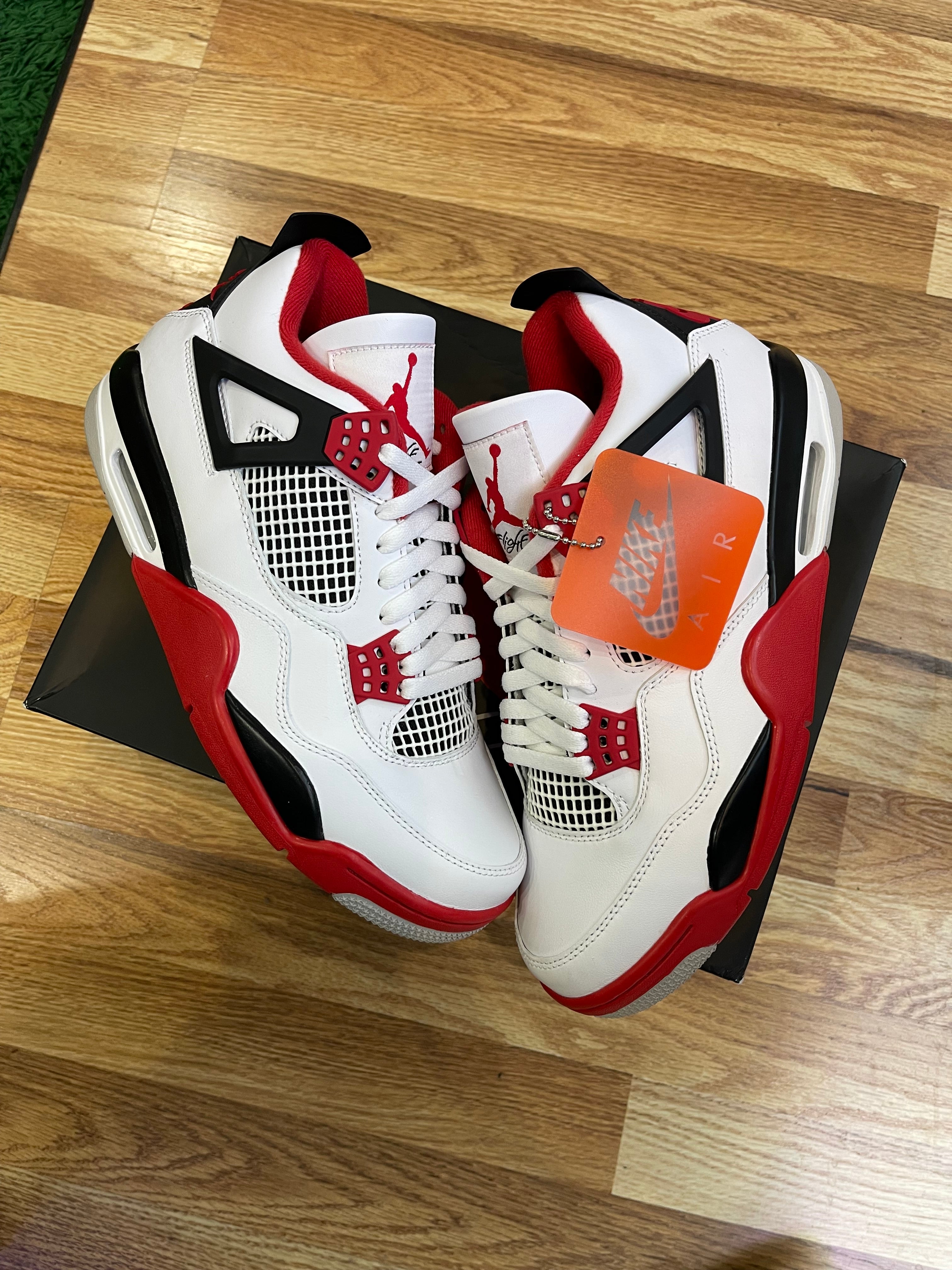 Jordan 4 Fire Red (2020)