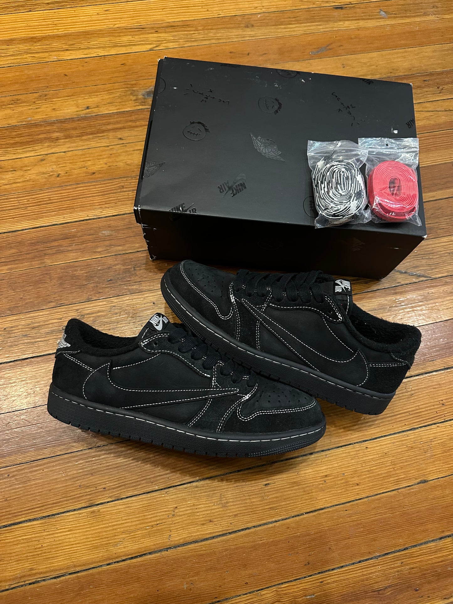 Jordan 1 Low x Travis Scott “Phantom”