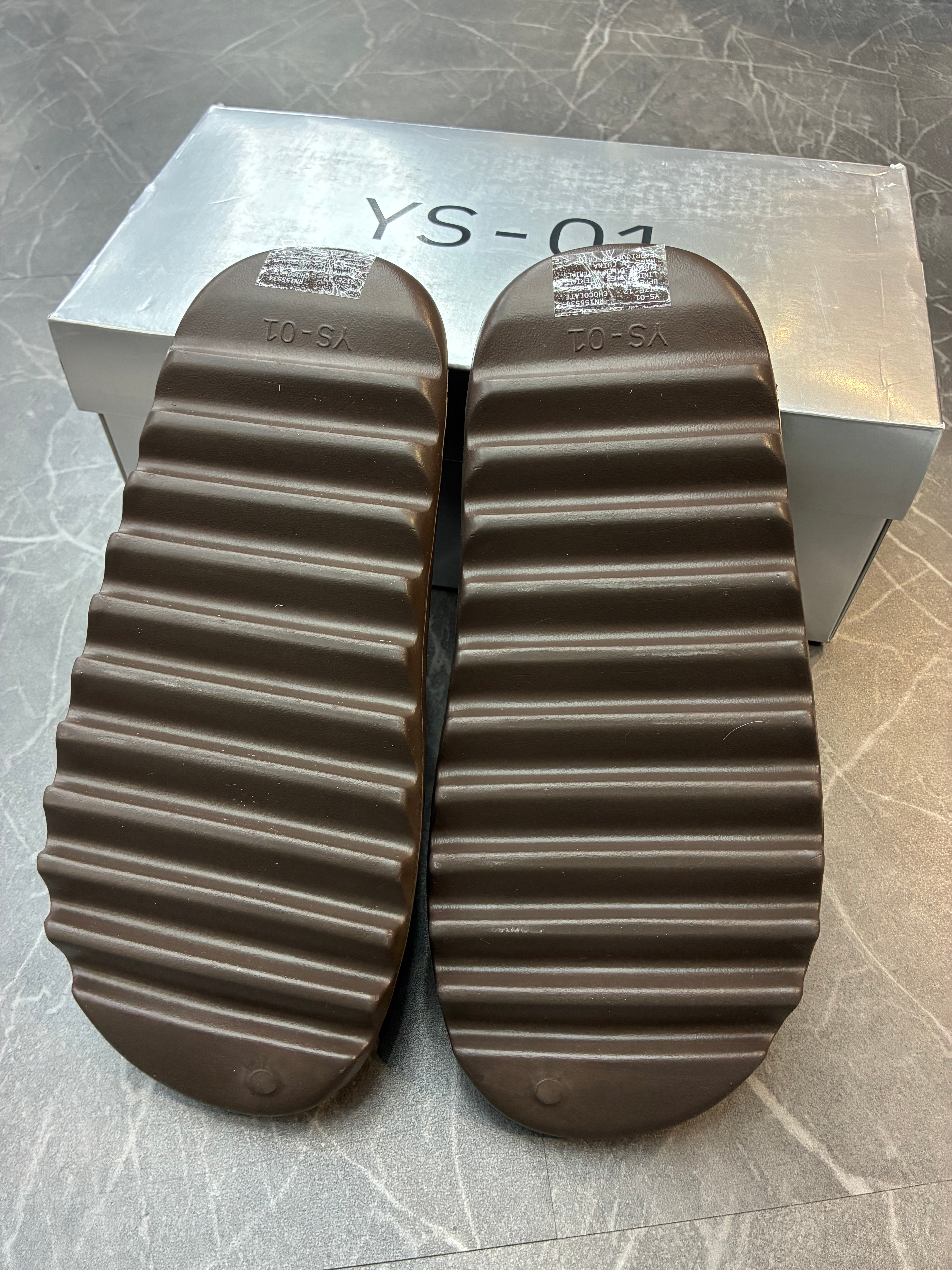 Yeezy Slide YS-01 “Chocolate”